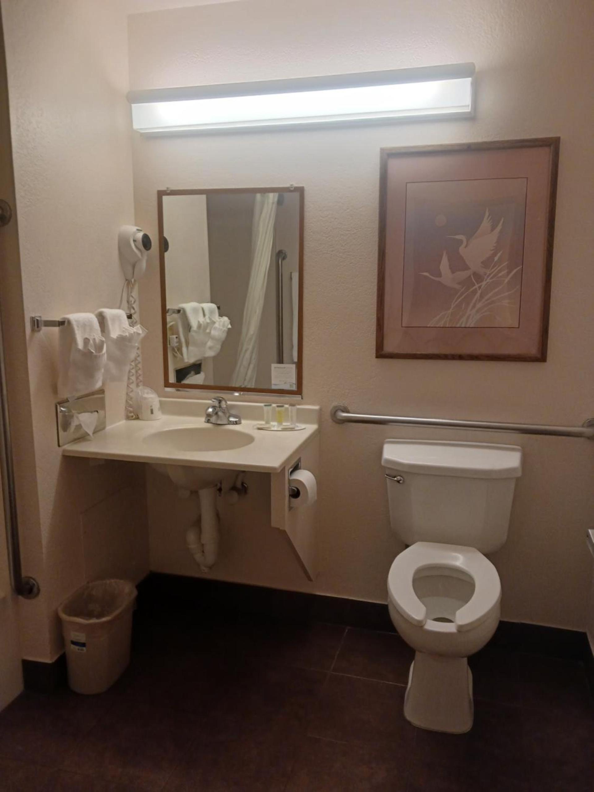 Super 8 by Wyndham Las Vegas photo 29