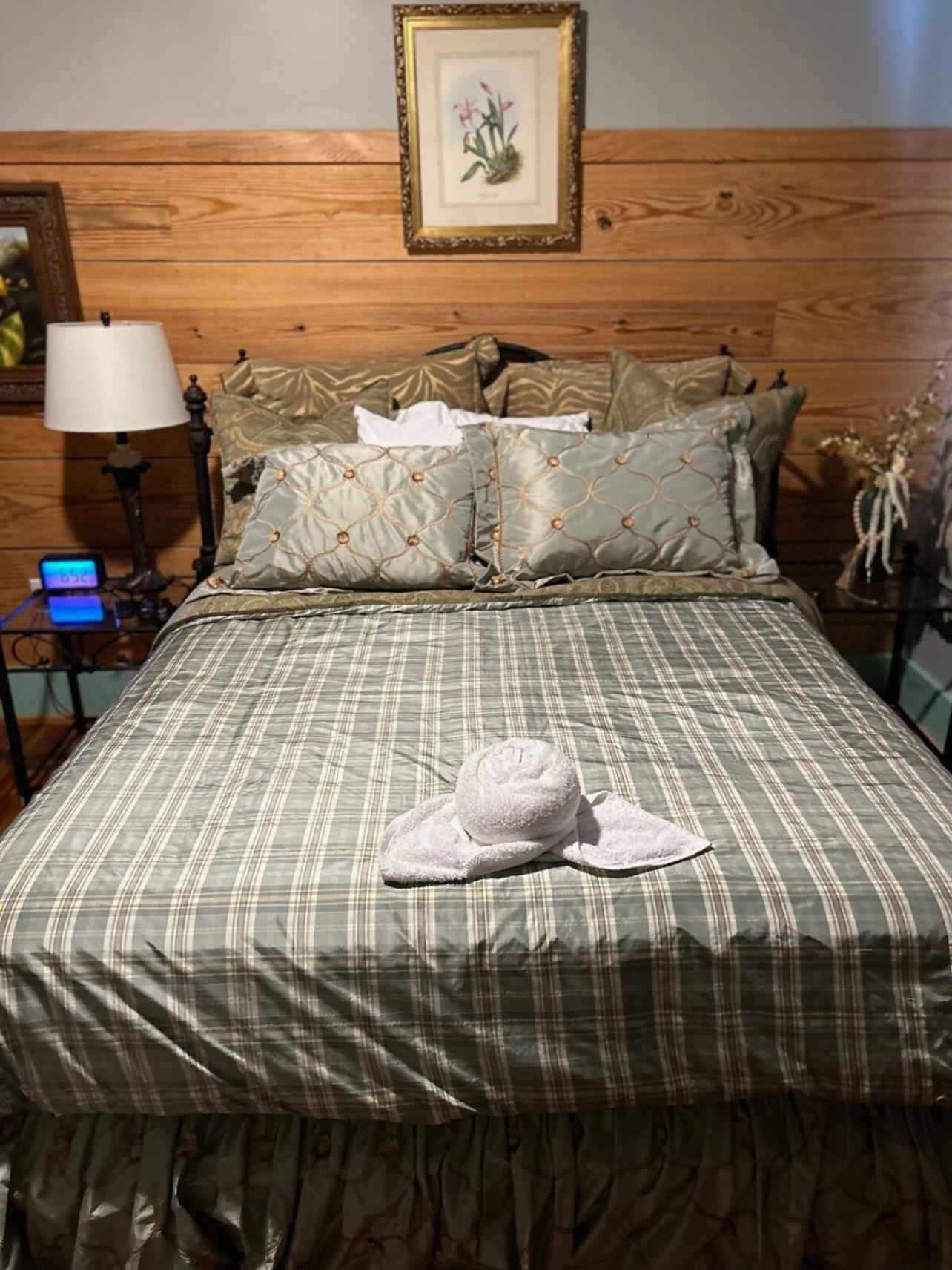 Chipley's Squareview Inn photo 4