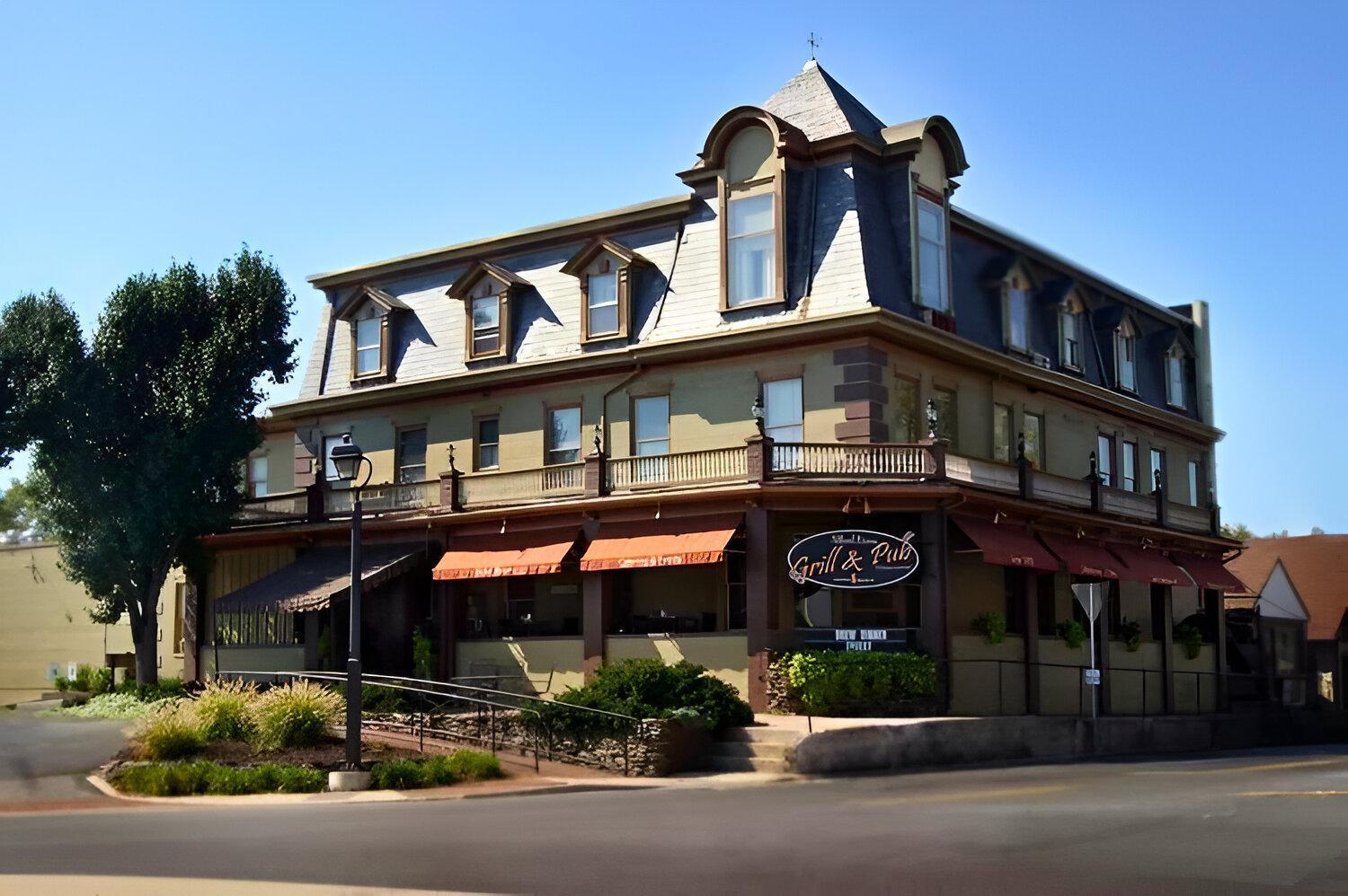 Altland House Inn & Suites photo 1