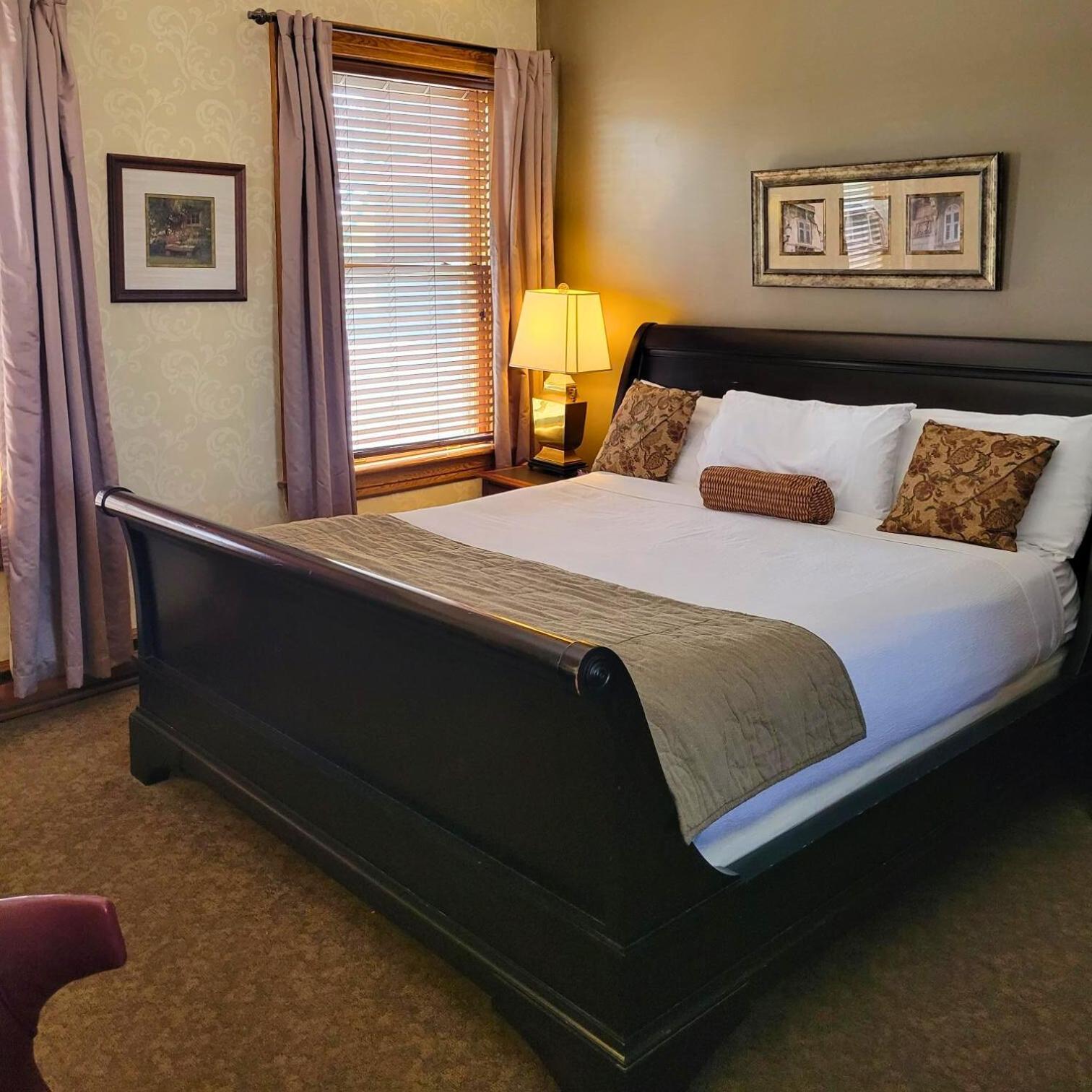 Altland House Inn & Suites photo 25