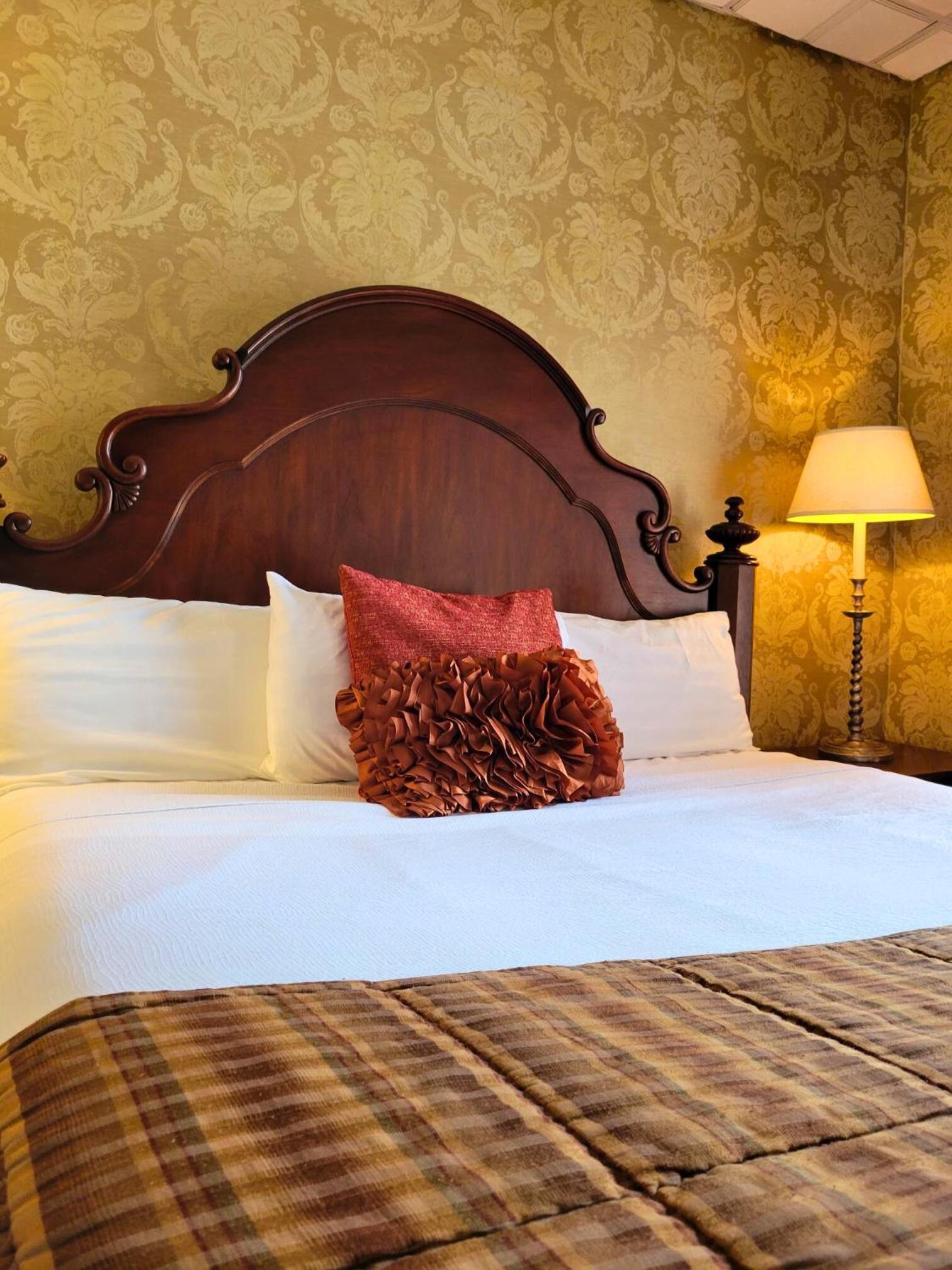 Altland House Inn & Suites photo 30