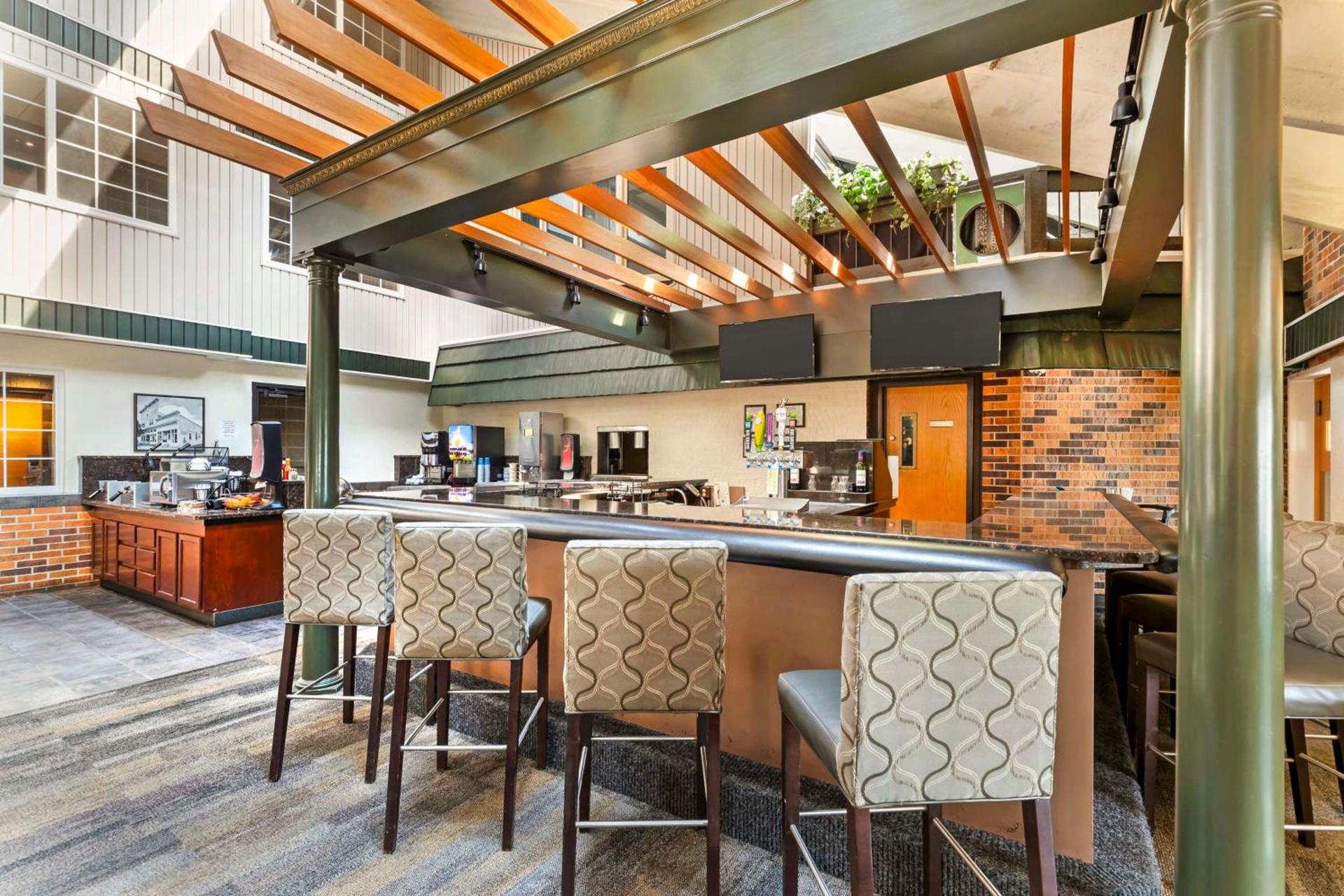Best Western Plus Longbranch Hotel & Convention Center photo 8