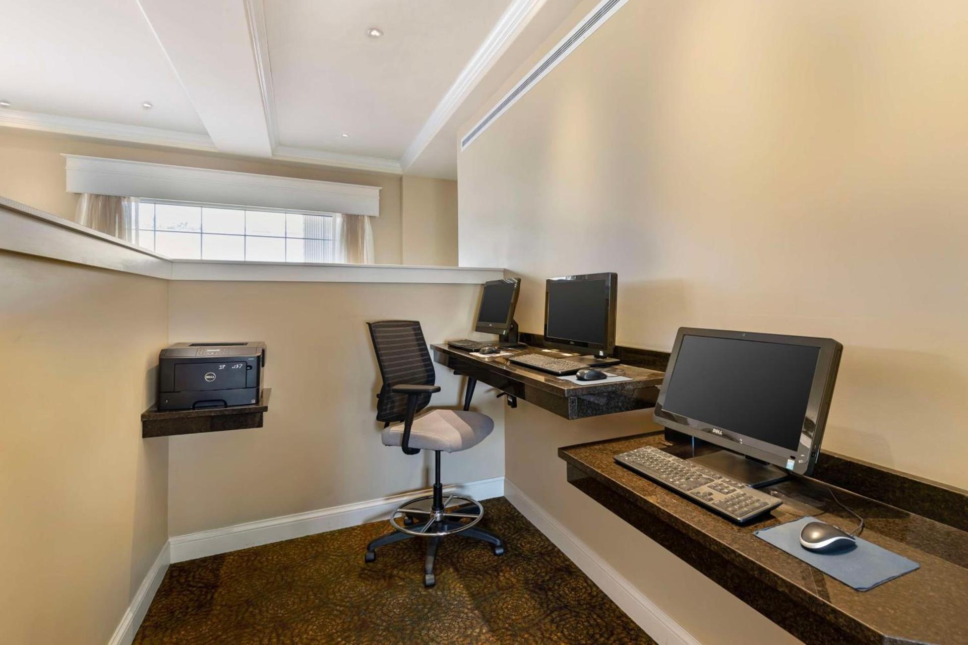 Best Western Plus Longbranch Hotel & Convention Center photo 9
