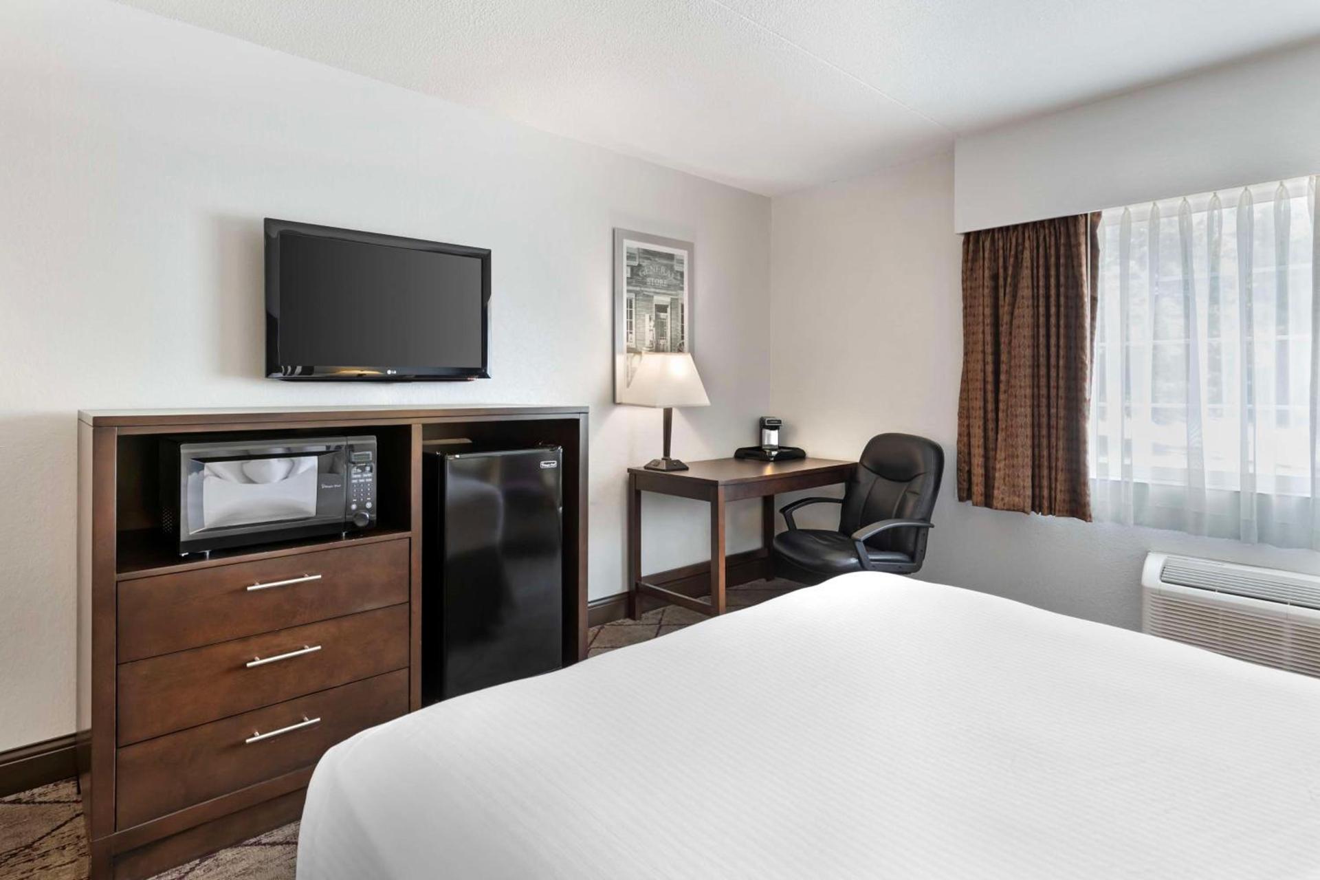 Best Western Plus Longbranch Hotel & Convention Center photo 14