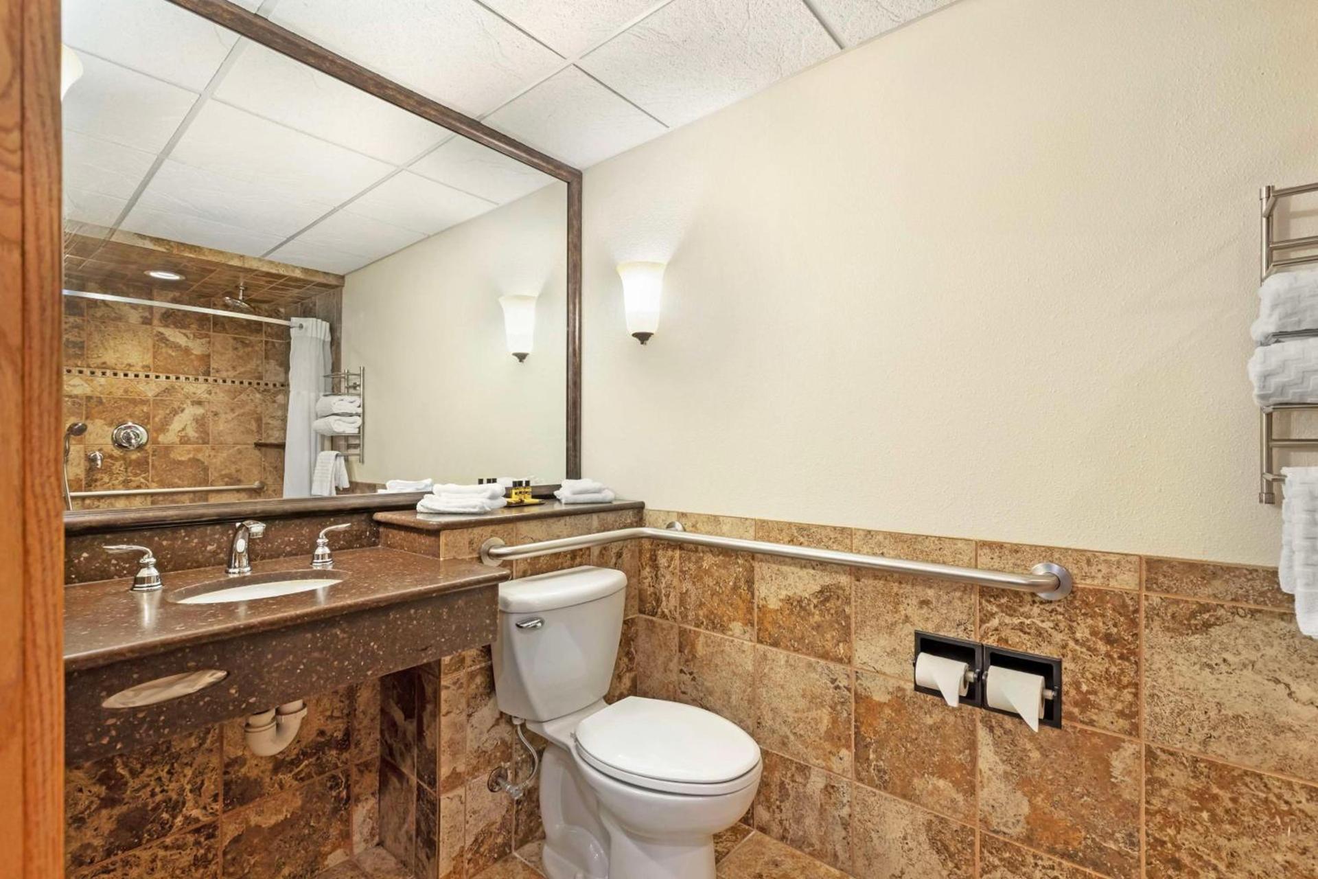 Best Western Plus Longbranch Hotel & Convention Center photo 17