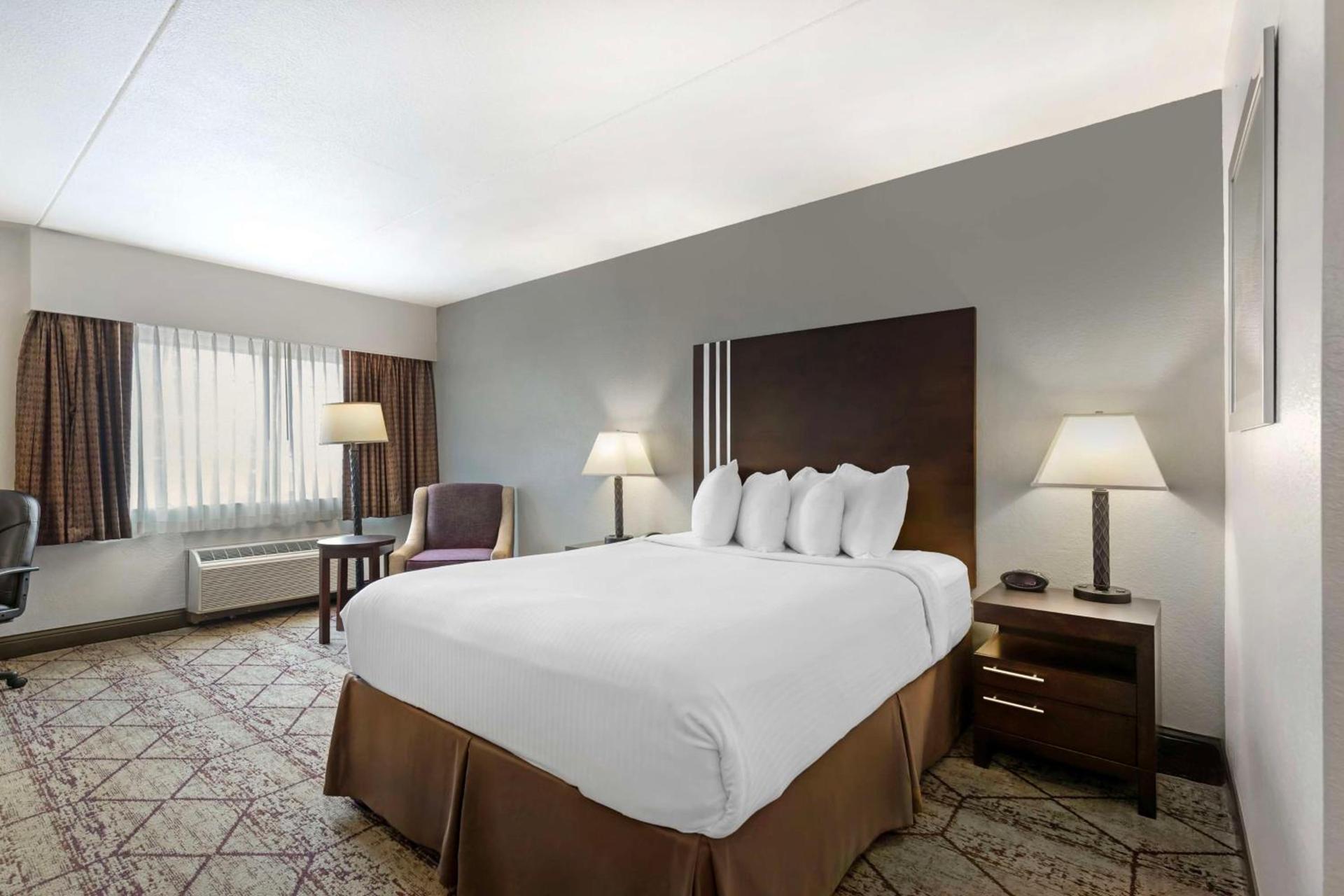 Best Western Plus Longbranch Hotel & Convention Center photo 19