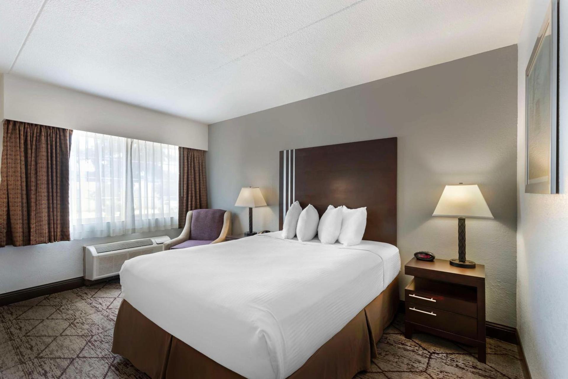 Best Western Plus Longbranch Hotel & Convention Center photo 13