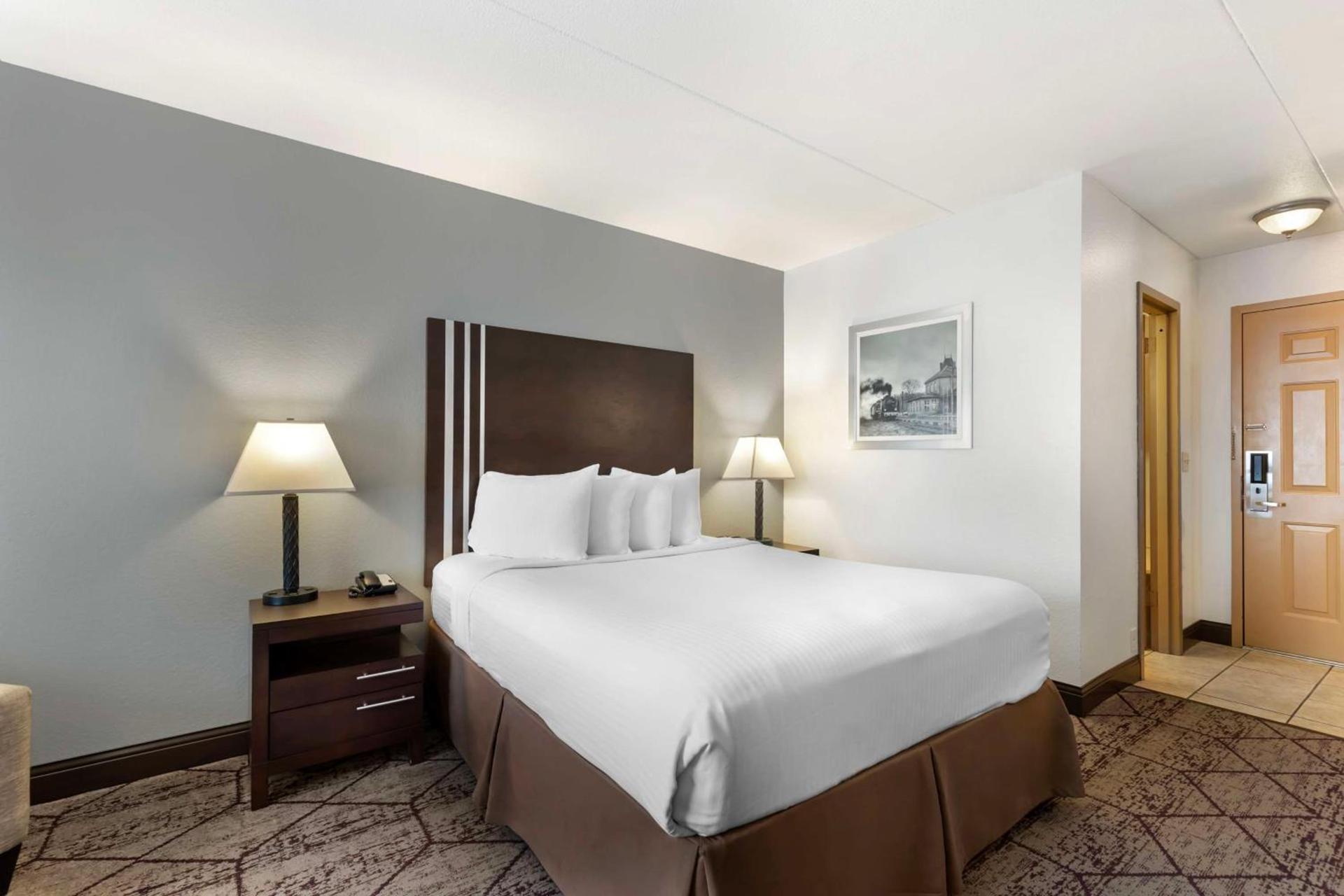 Best Western Plus Longbranch Hotel & Convention Center photo 20