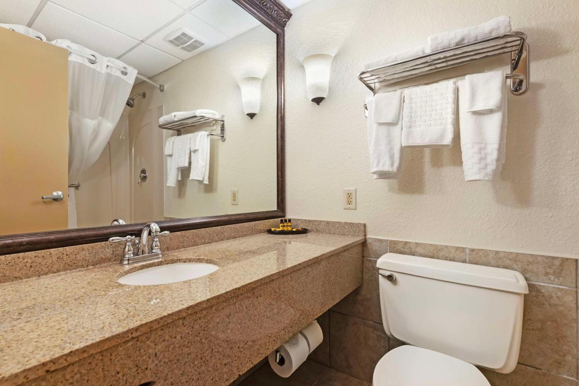 Best Western Plus Longbranch Hotel & Convention Center photo 22