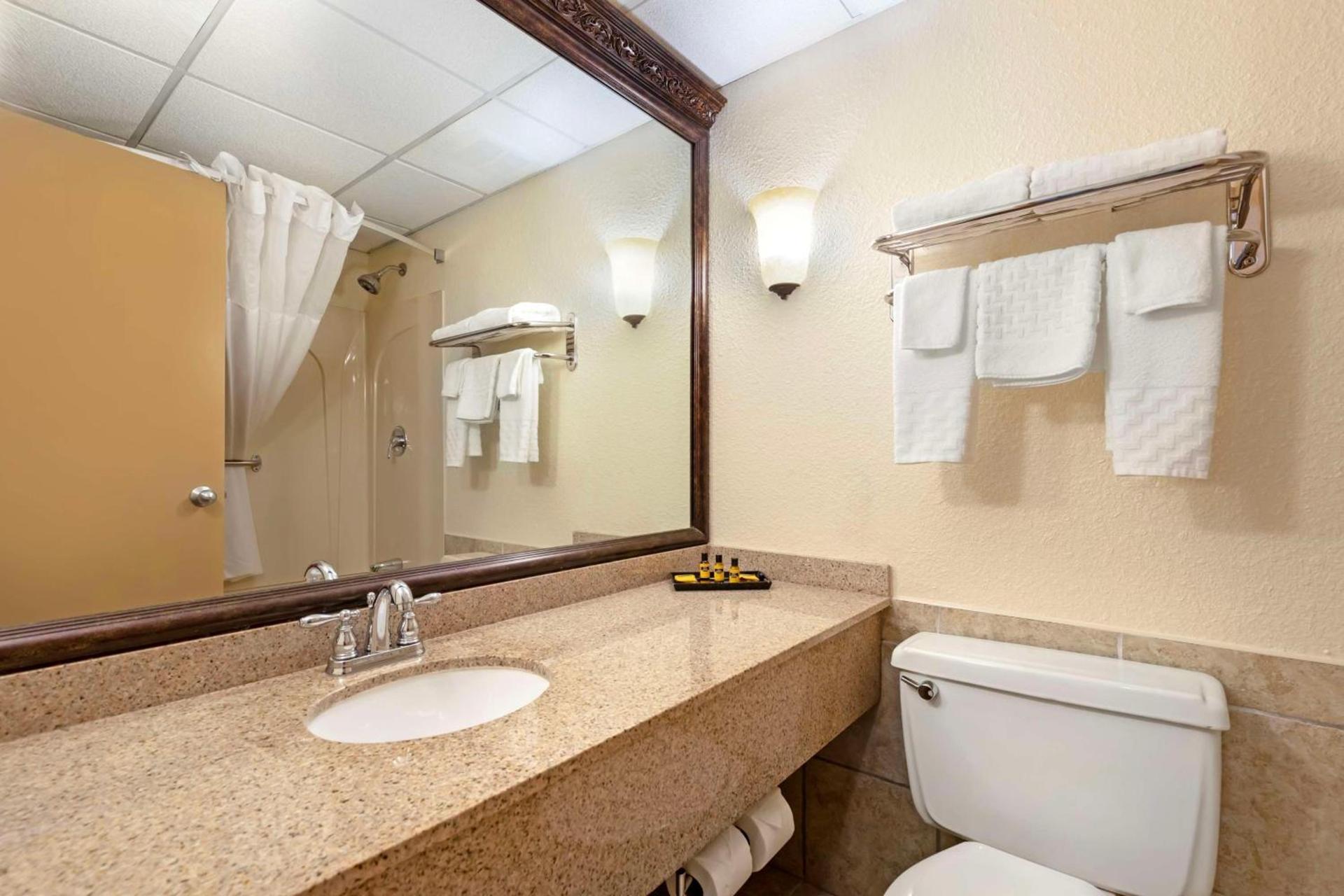 Best Western Plus Longbranch Hotel & Convention Center photo 26