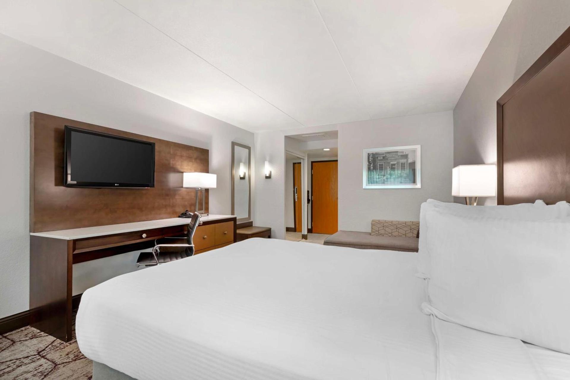 Best Western Plus Longbranch Hotel & Convention Center photo 28