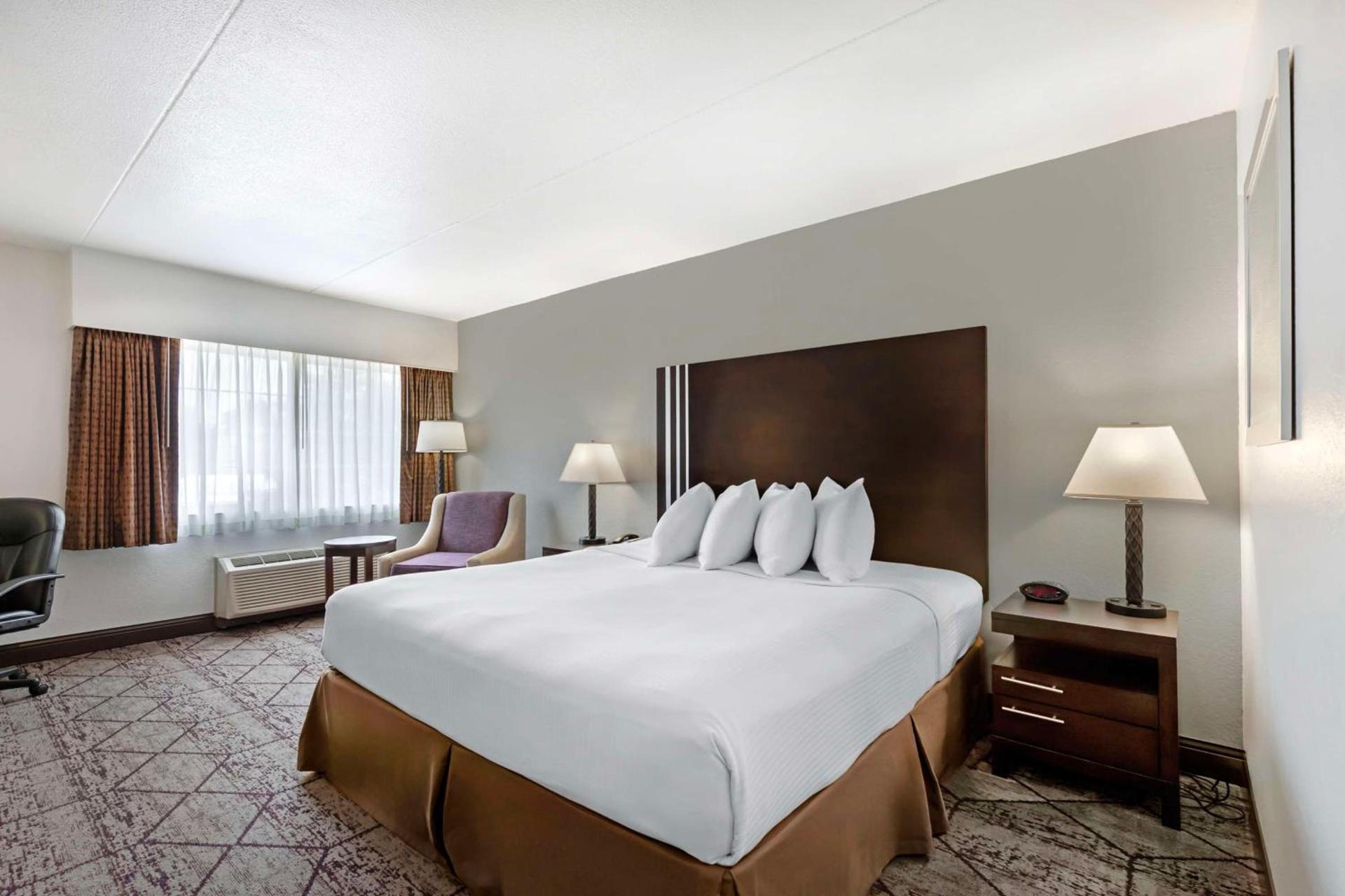 Best Western Plus Longbranch Hotel & Convention Center photo 23