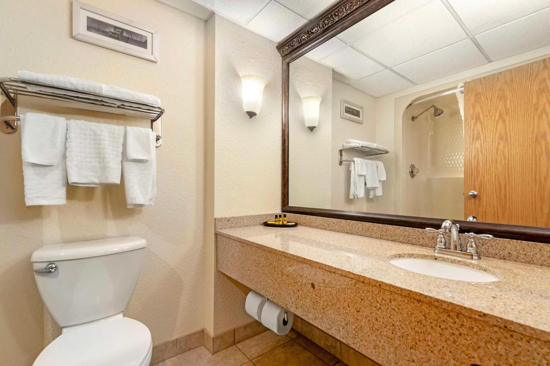 Best Western Plus Longbranch Hotel & Convention Center photo 31