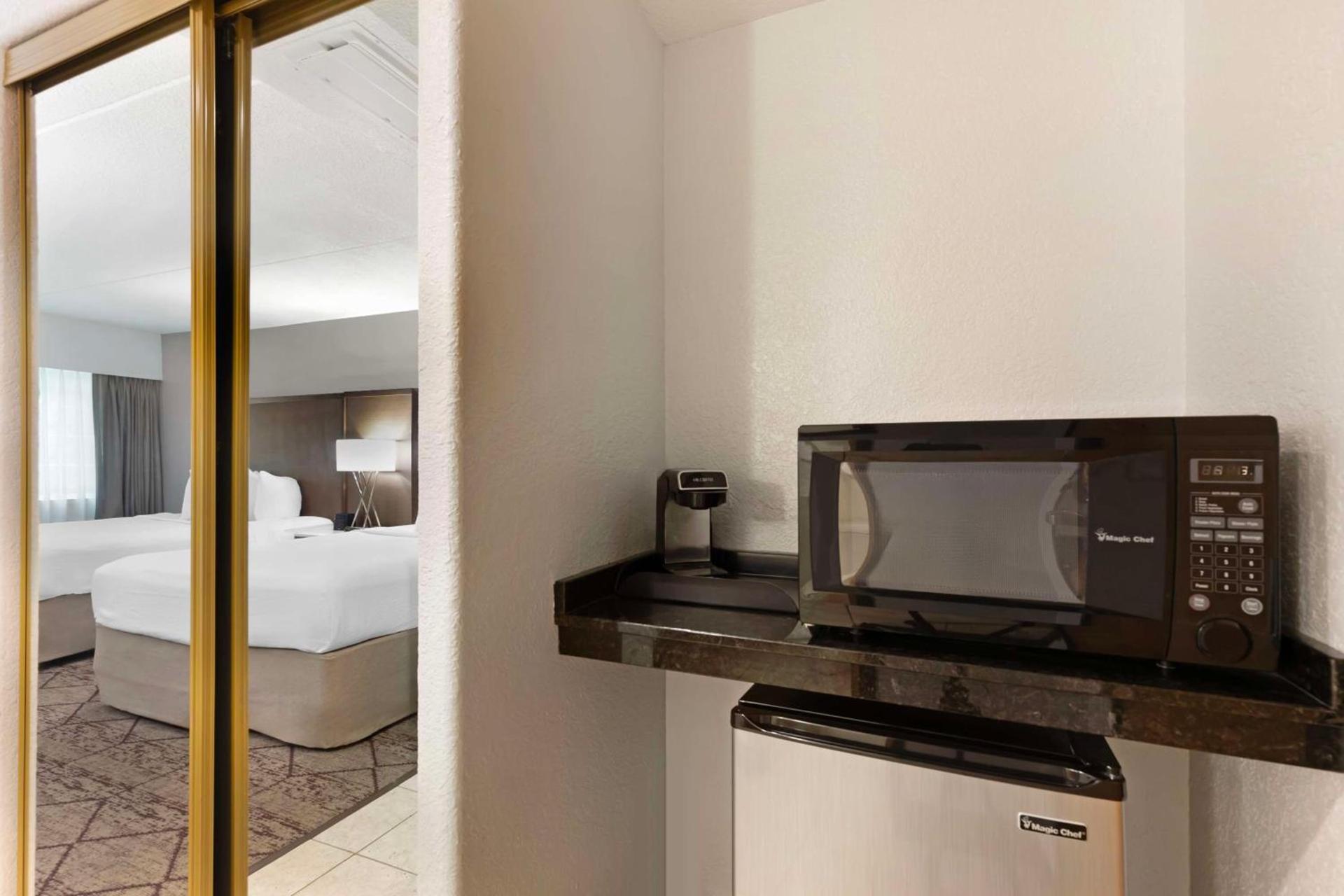 Best Western Plus Longbranch Hotel & Convention Center photo 35