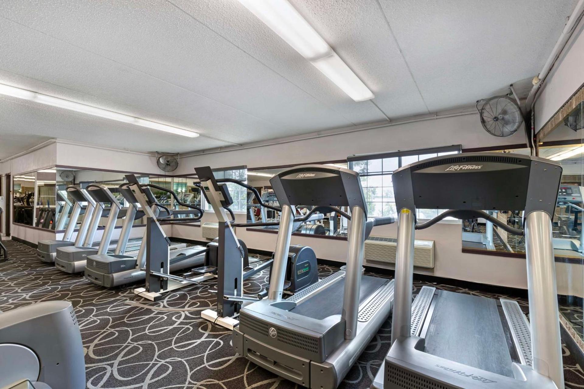 Best Western Plus Longbranch Hotel & Convention Center photo 37