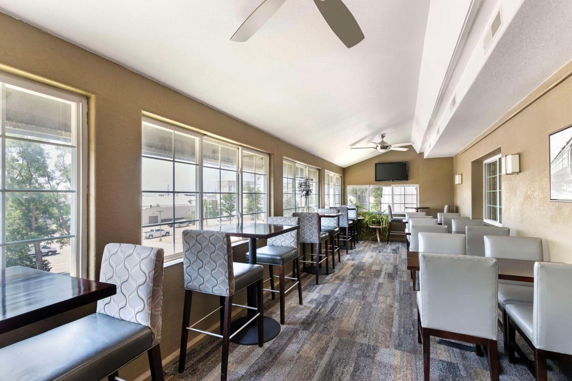 Best Western Plus Longbranch Hotel & Convention Center photo 41