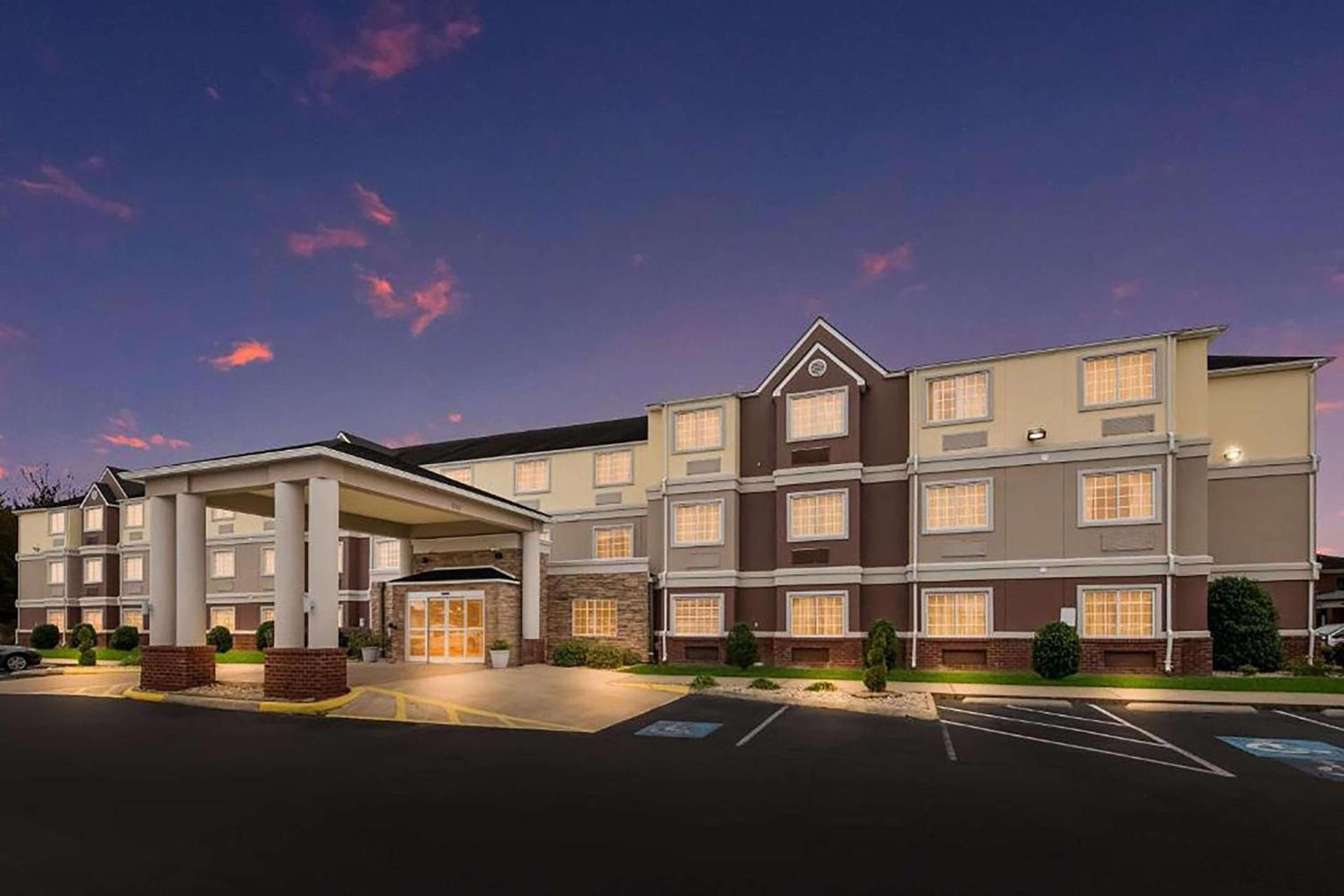Baymont by Wyndham Elizabeth City photo 2