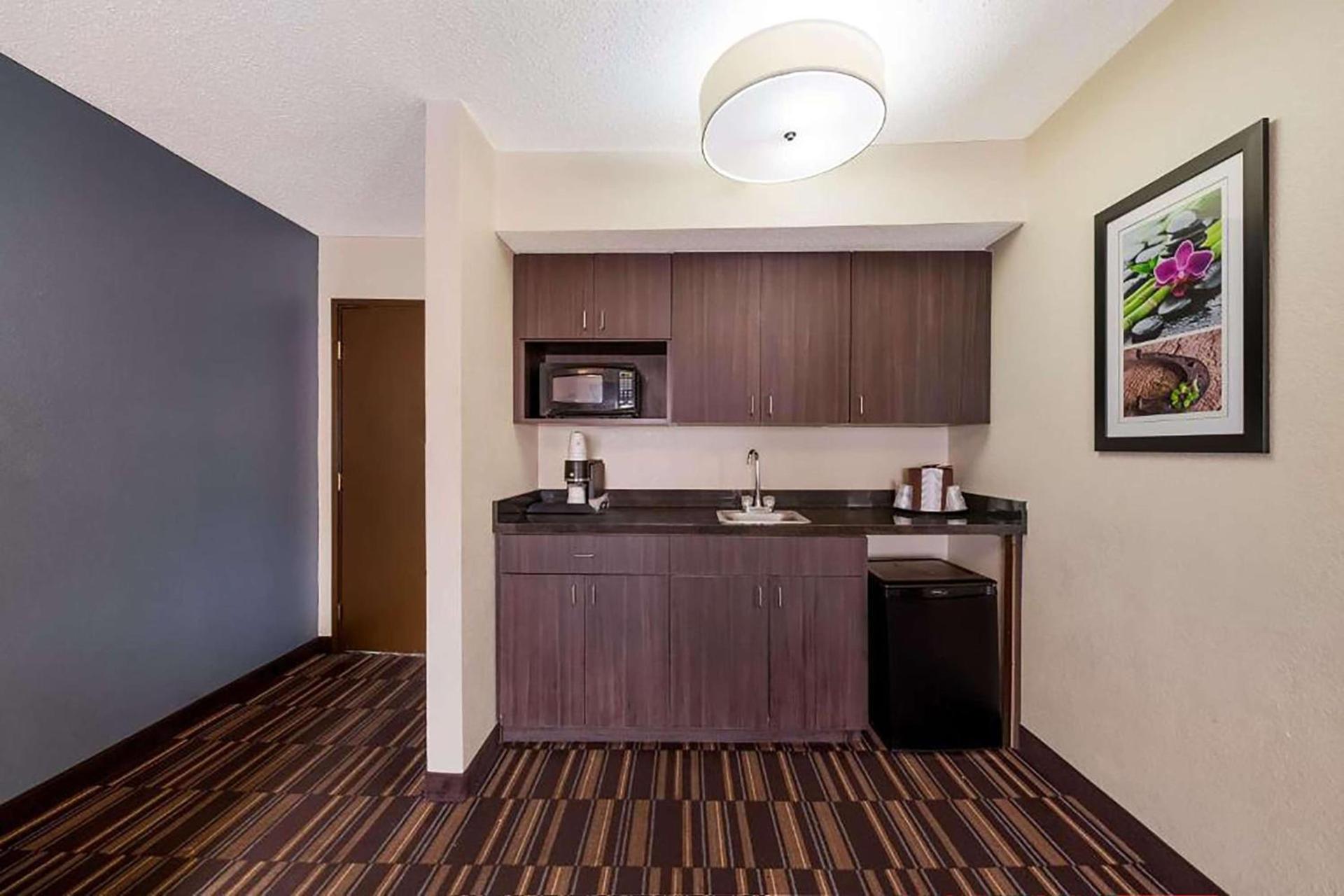 Baymont by Wyndham Elizabeth City photo 25