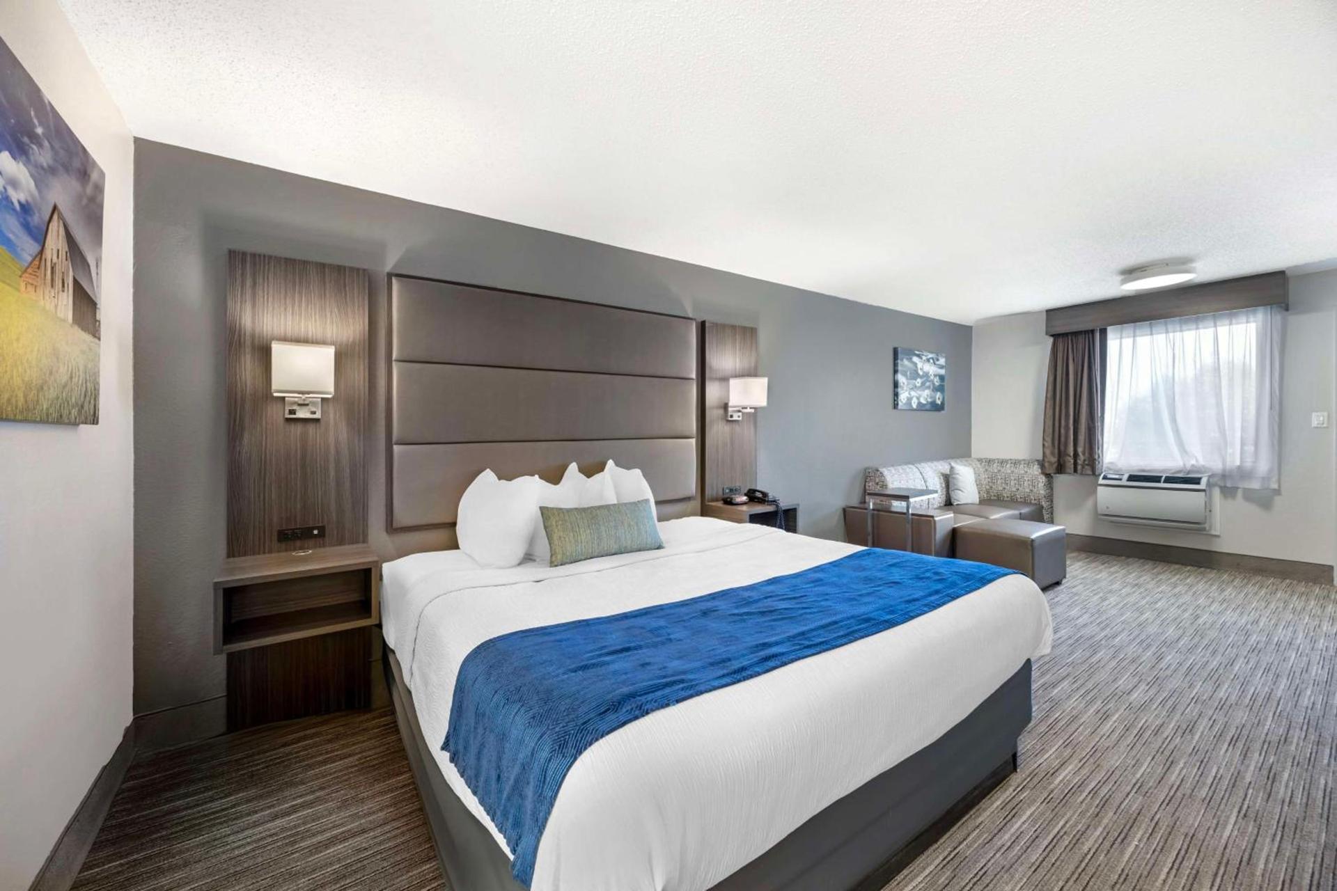 Best Western Dickson photo 2