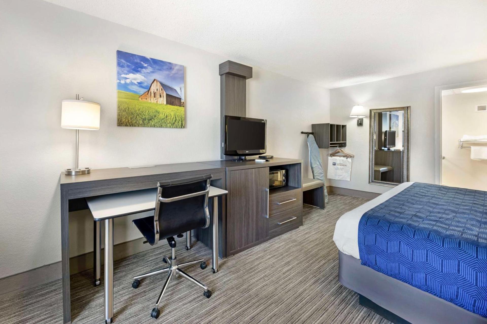 Best Western Dickson photo 13