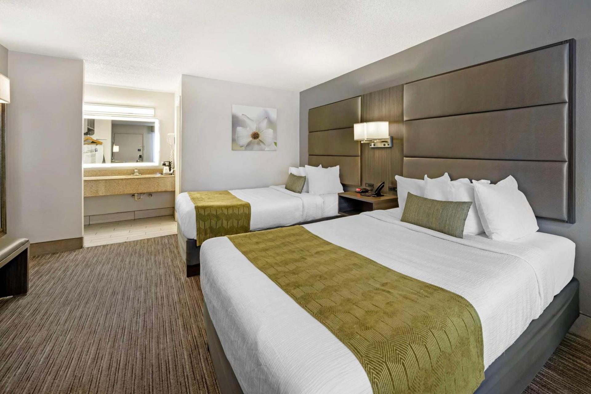 Best Western Dickson photo 14