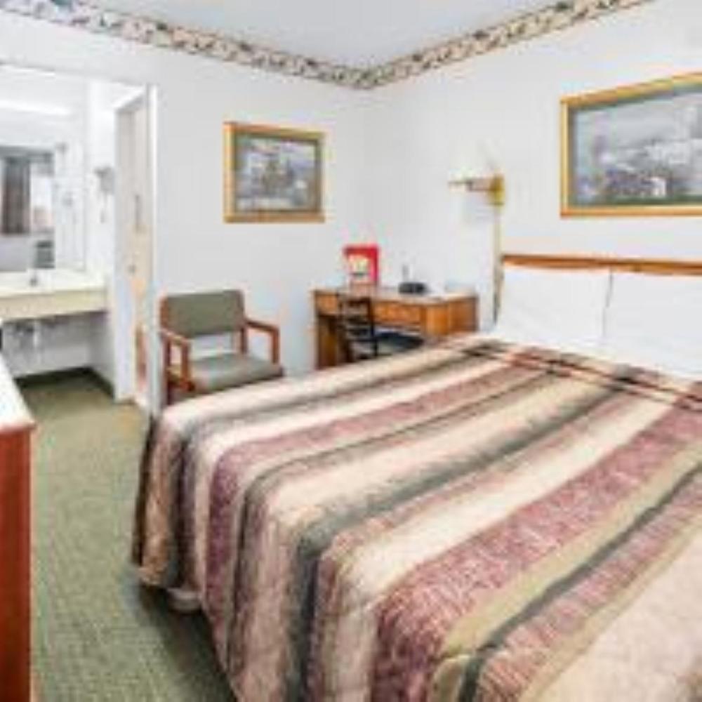Friendship Inn Hotel photo 2