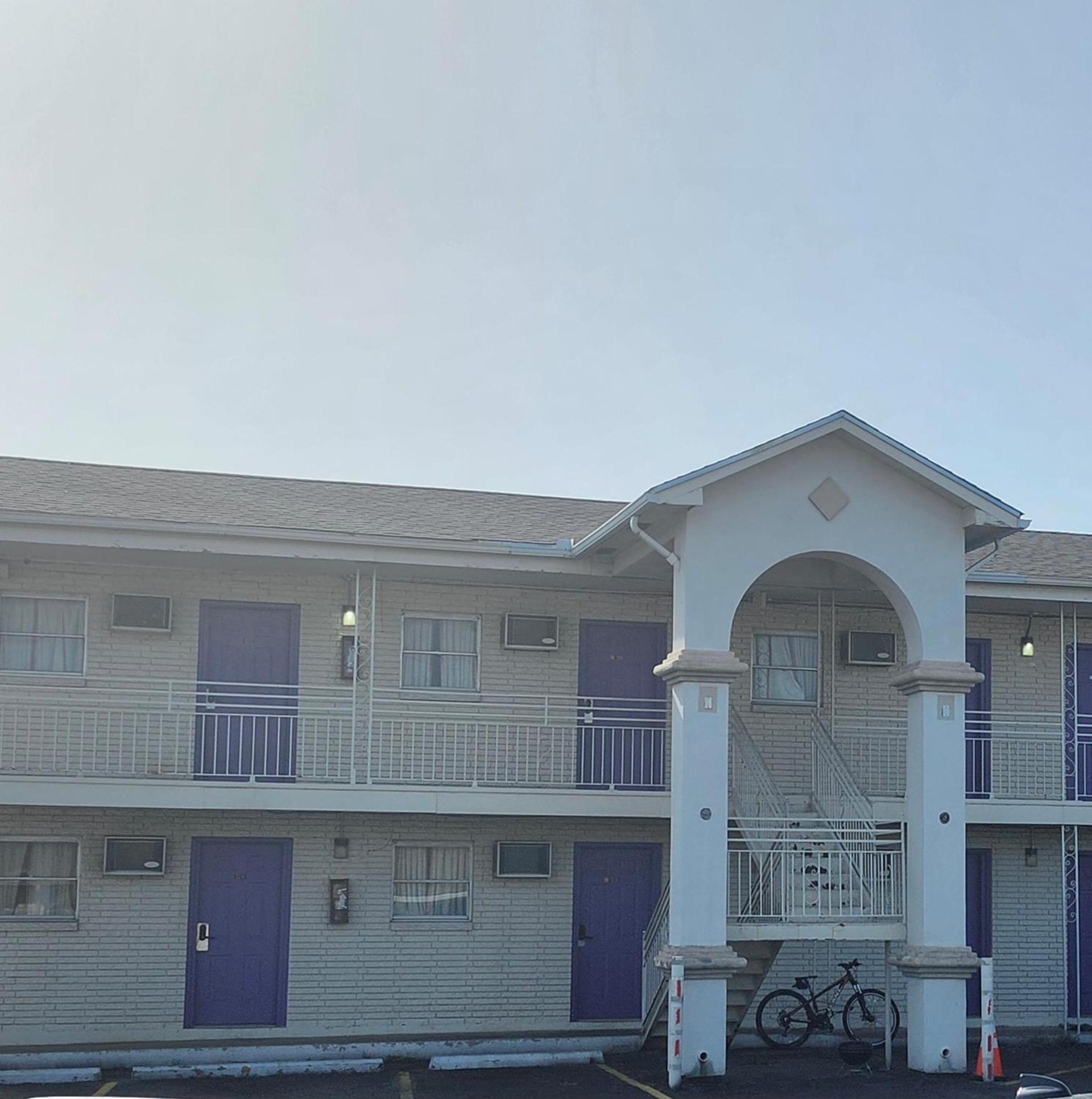 Friendship Inn Hotel photo 18