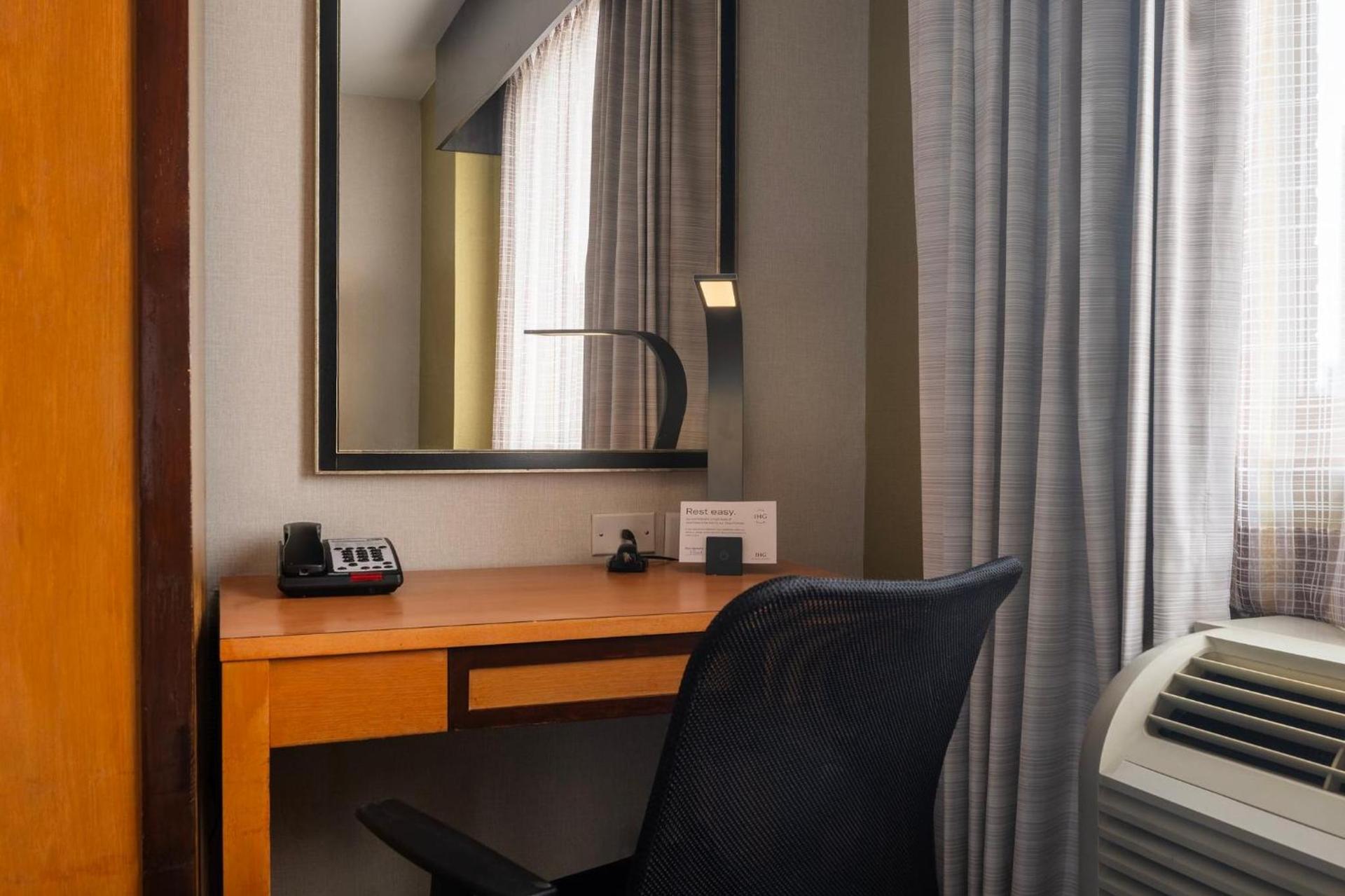 Holiday Inn Express - Times Square by IHG photo 35