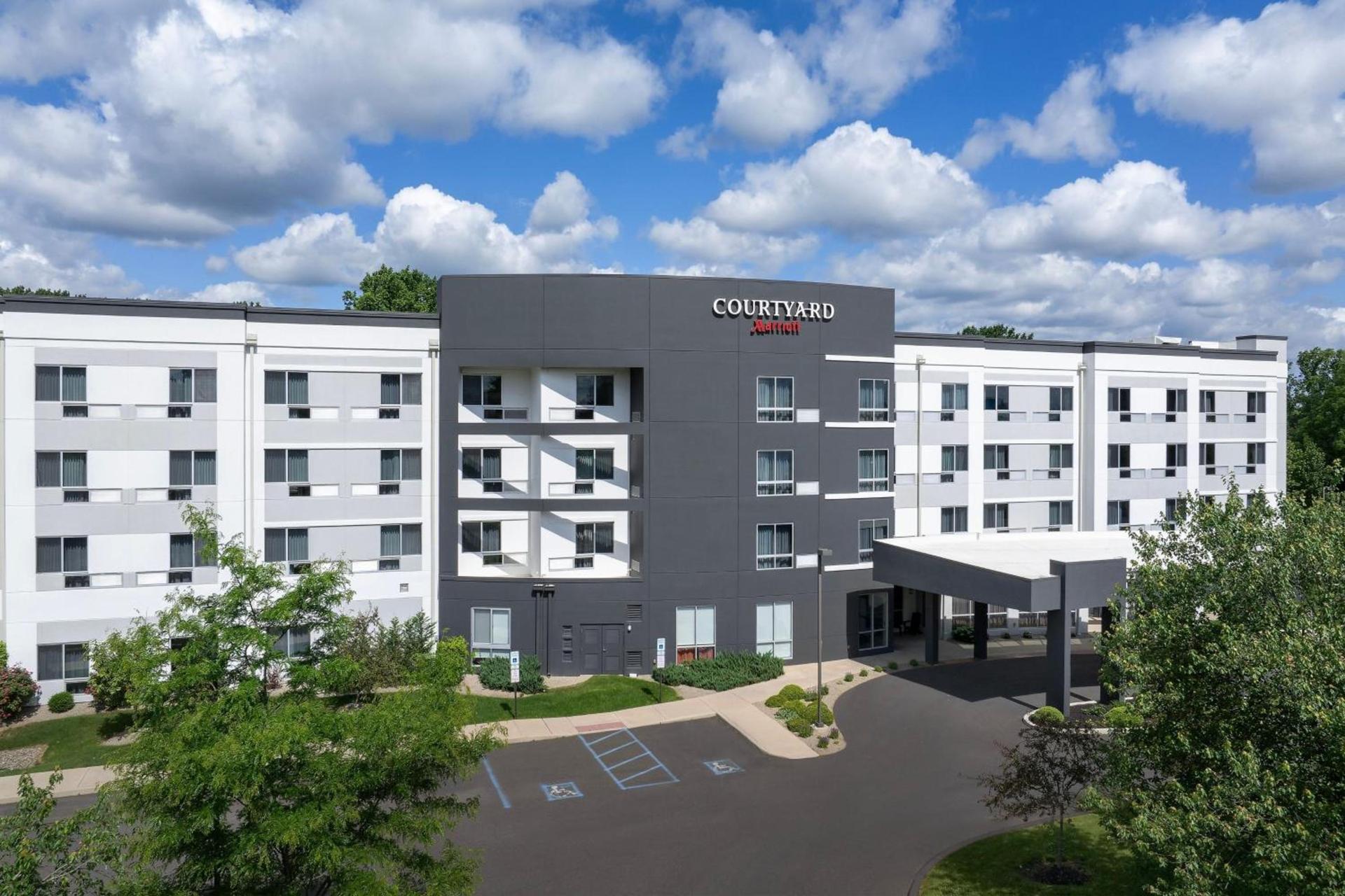Courtyard by Marriott Philadelphia Bensalem — hotel in Bensalem