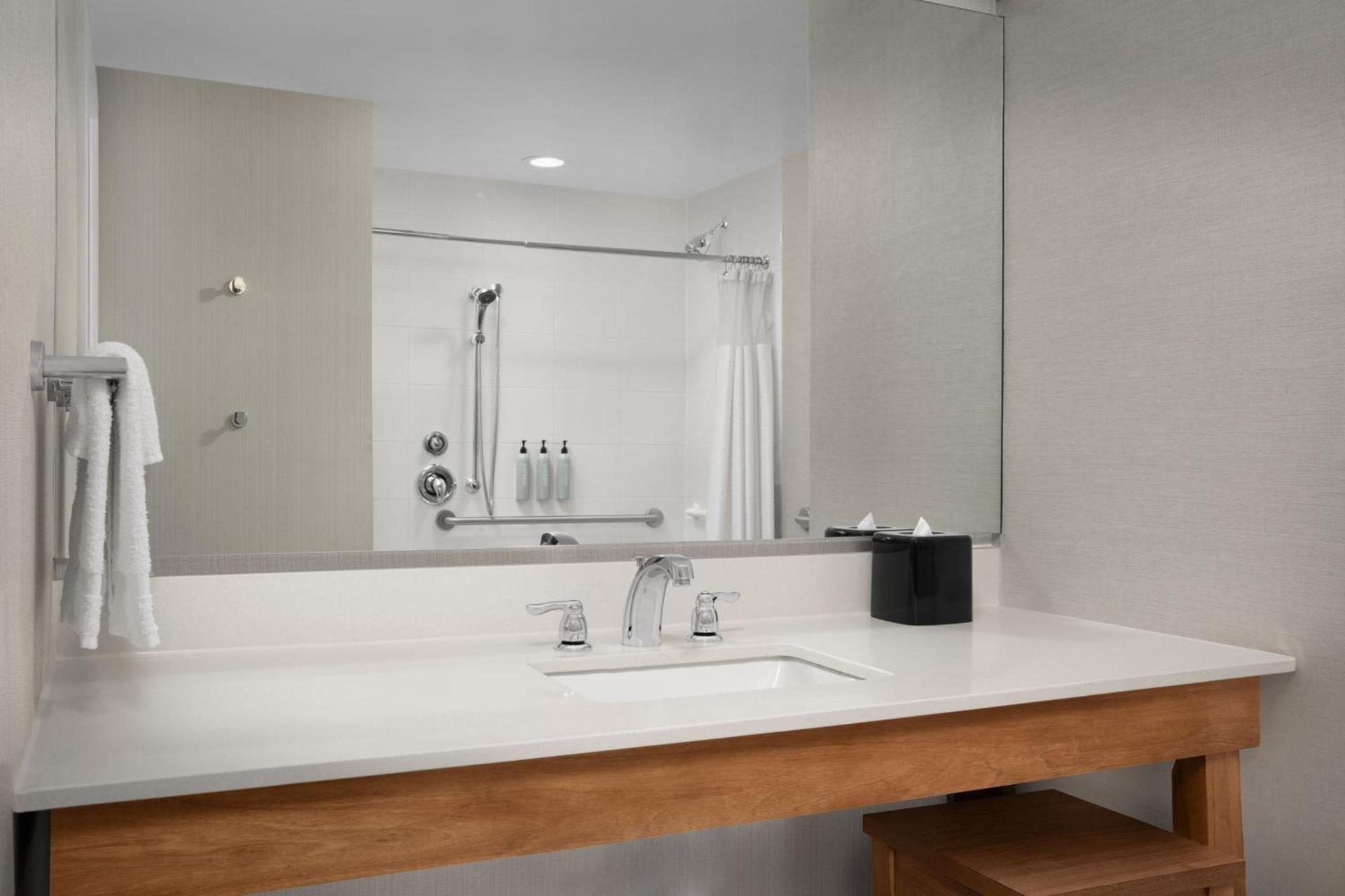 Courtyard by Marriott Philadelphia Bensalem photo 17