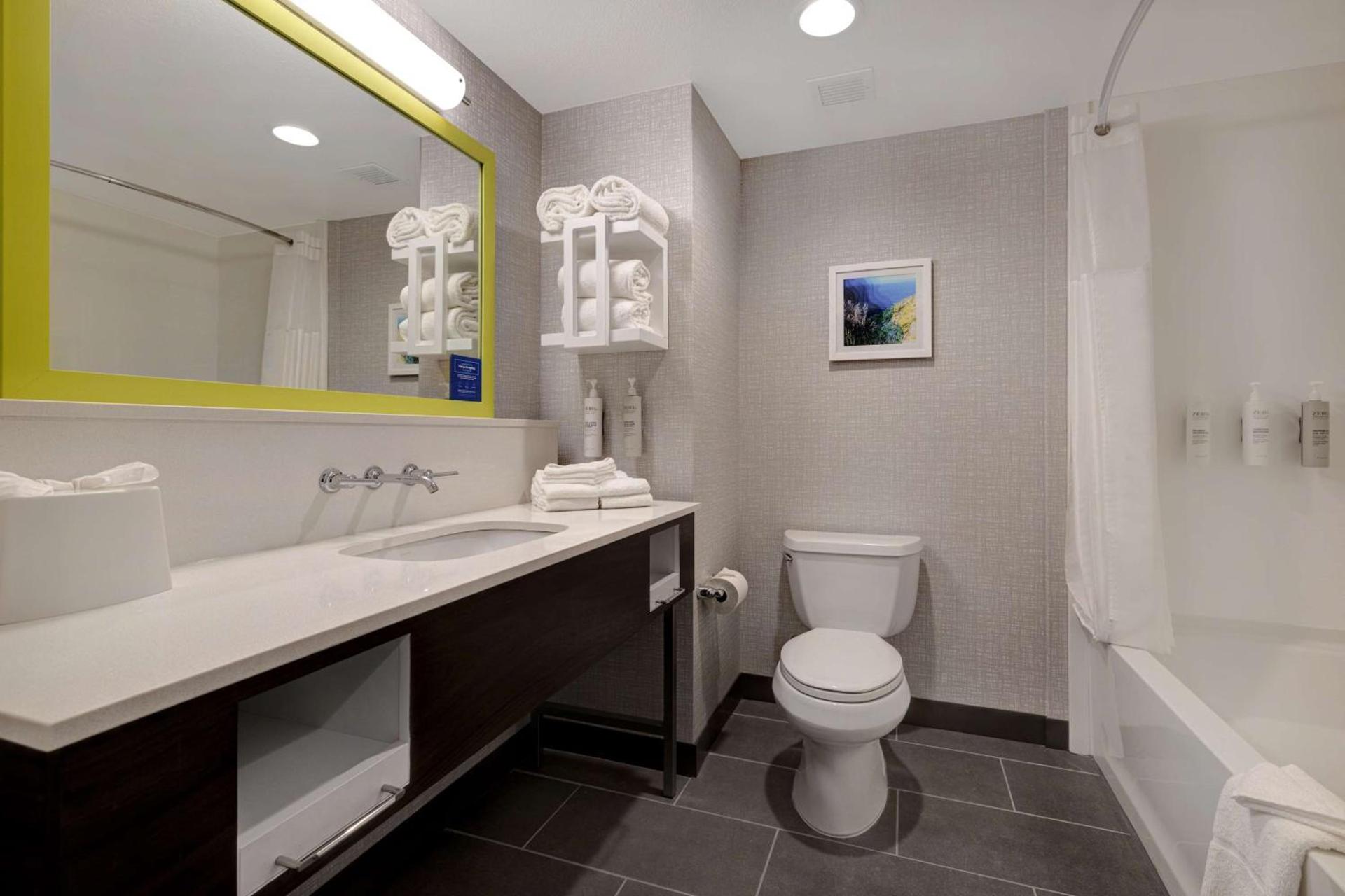 Hampton Inn & Suites Marina photo 39