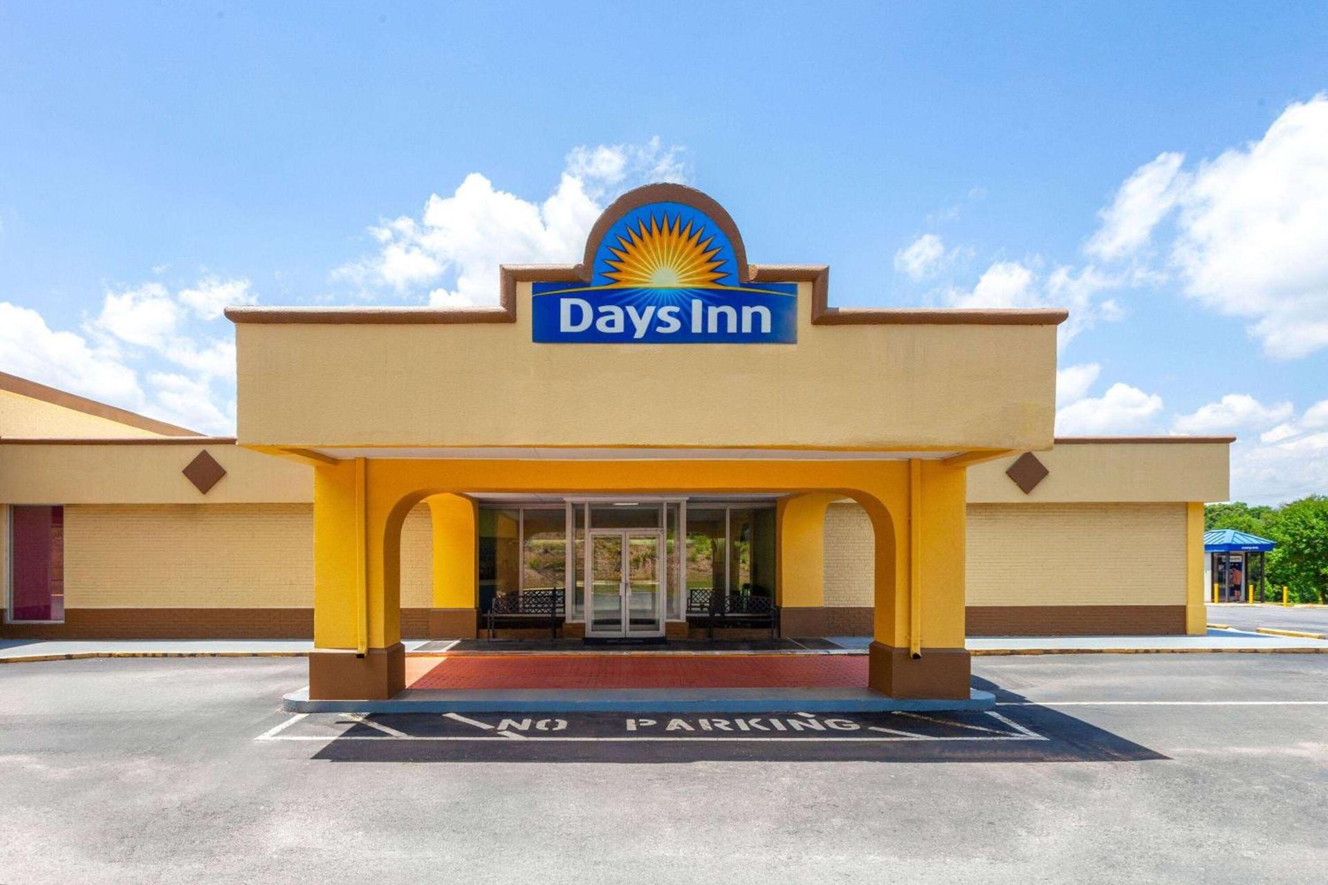 Days Inn by Wyndham Shelby photo 4