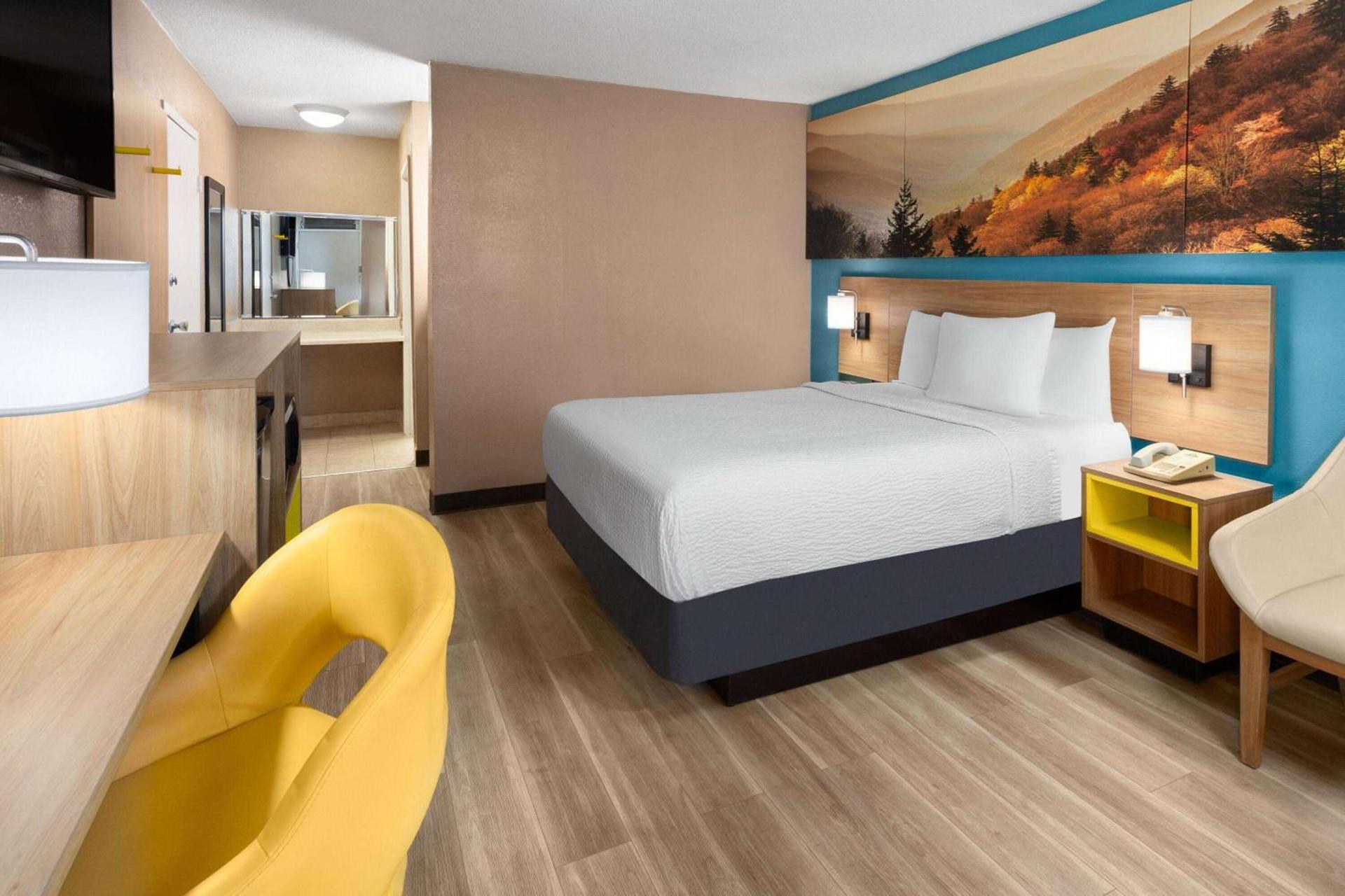 Days Inn by Wyndham Shelby photo 13