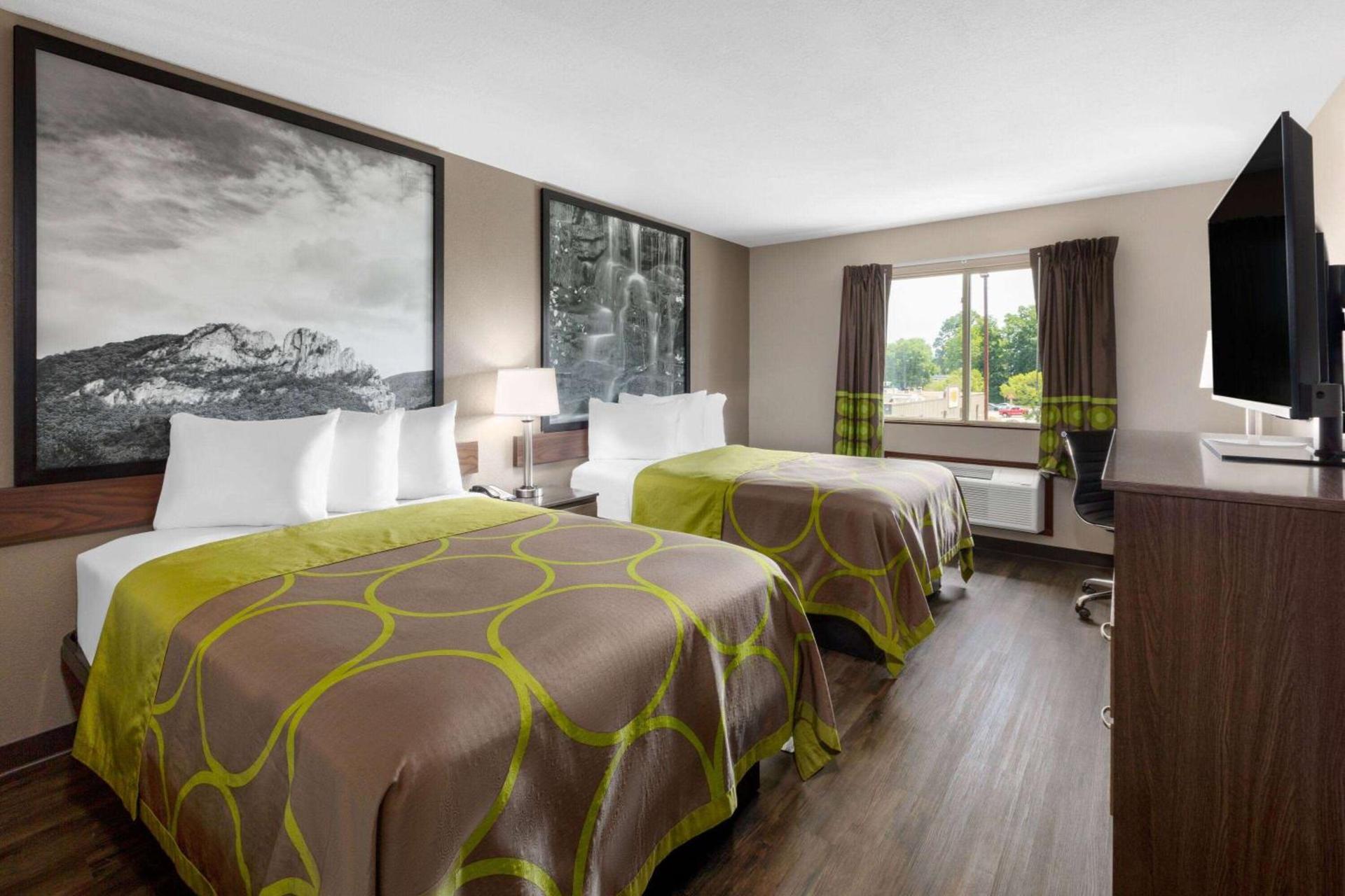 Super 8 by Wyndham Fairmont photo 10