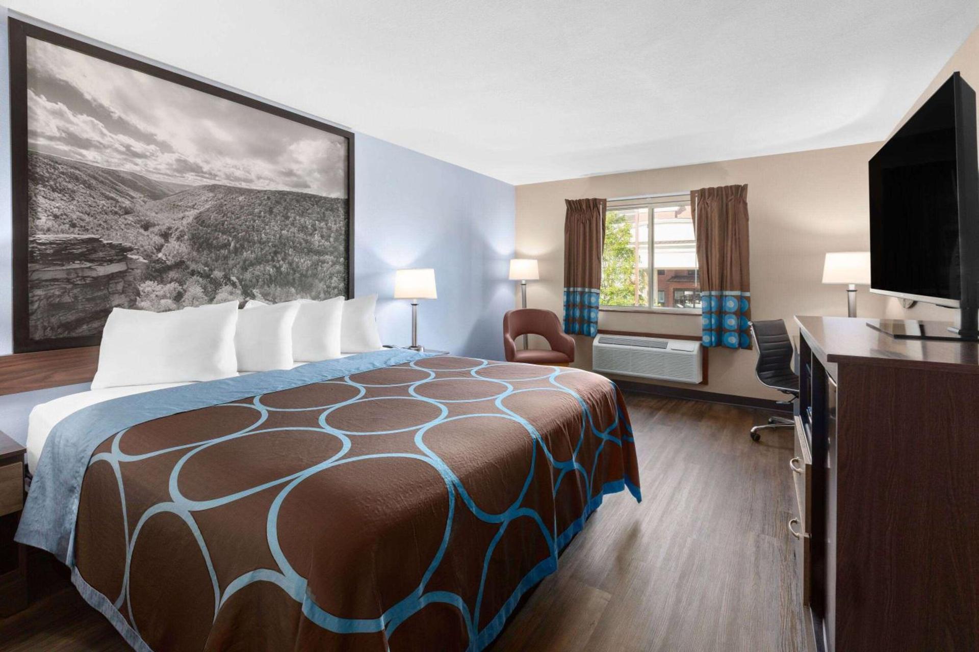 Super 8 by Wyndham Fairmont photo 12