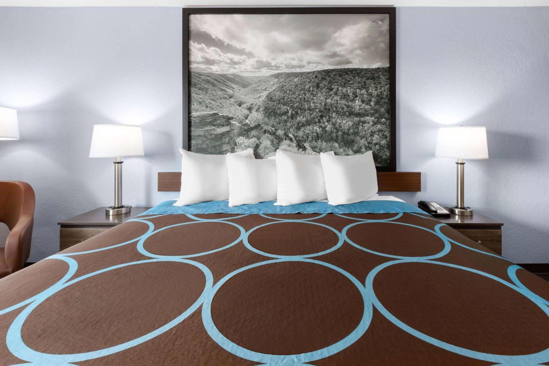 Super 8 by Wyndham Fairmont photo 19