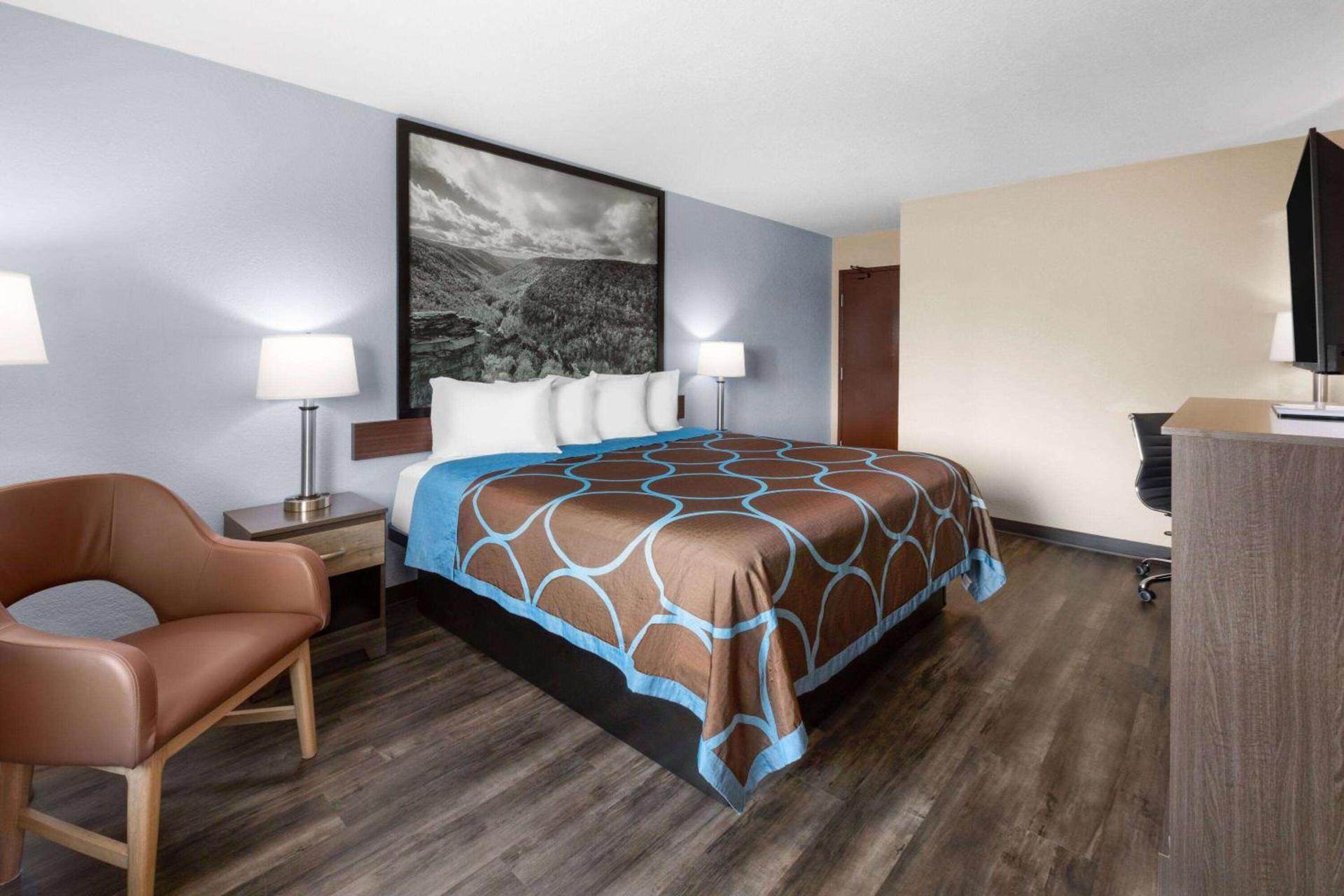 Super 8 by Wyndham Fairmont photo 20
