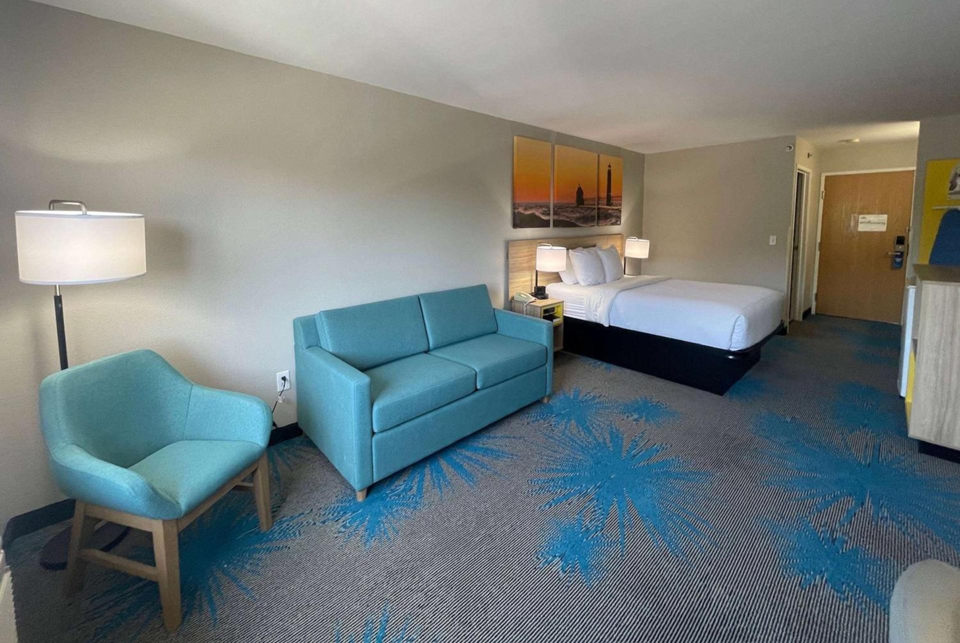 Days Inn by Wyndham Imlay City photo 14