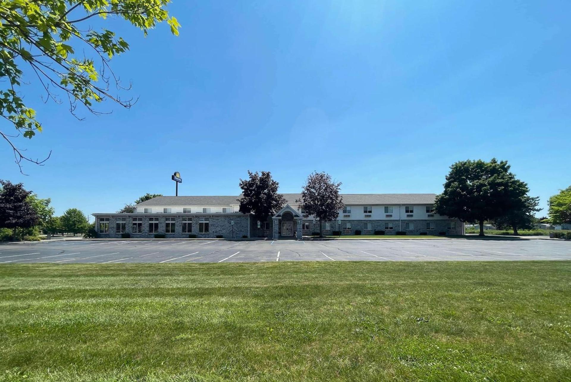 Days Inn by Wyndham Imlay City photo 2