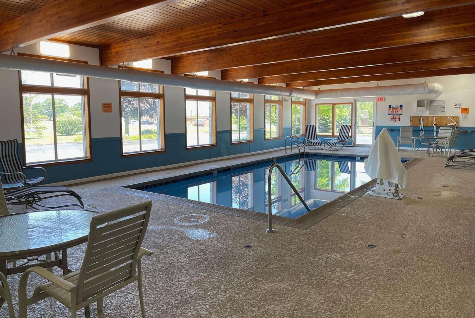 Days Inn by Wyndham Imlay City photo 5