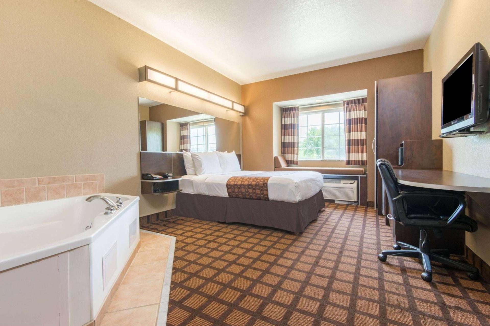 Microtel Inn & Suites by Wyndham Montgomery photo 7