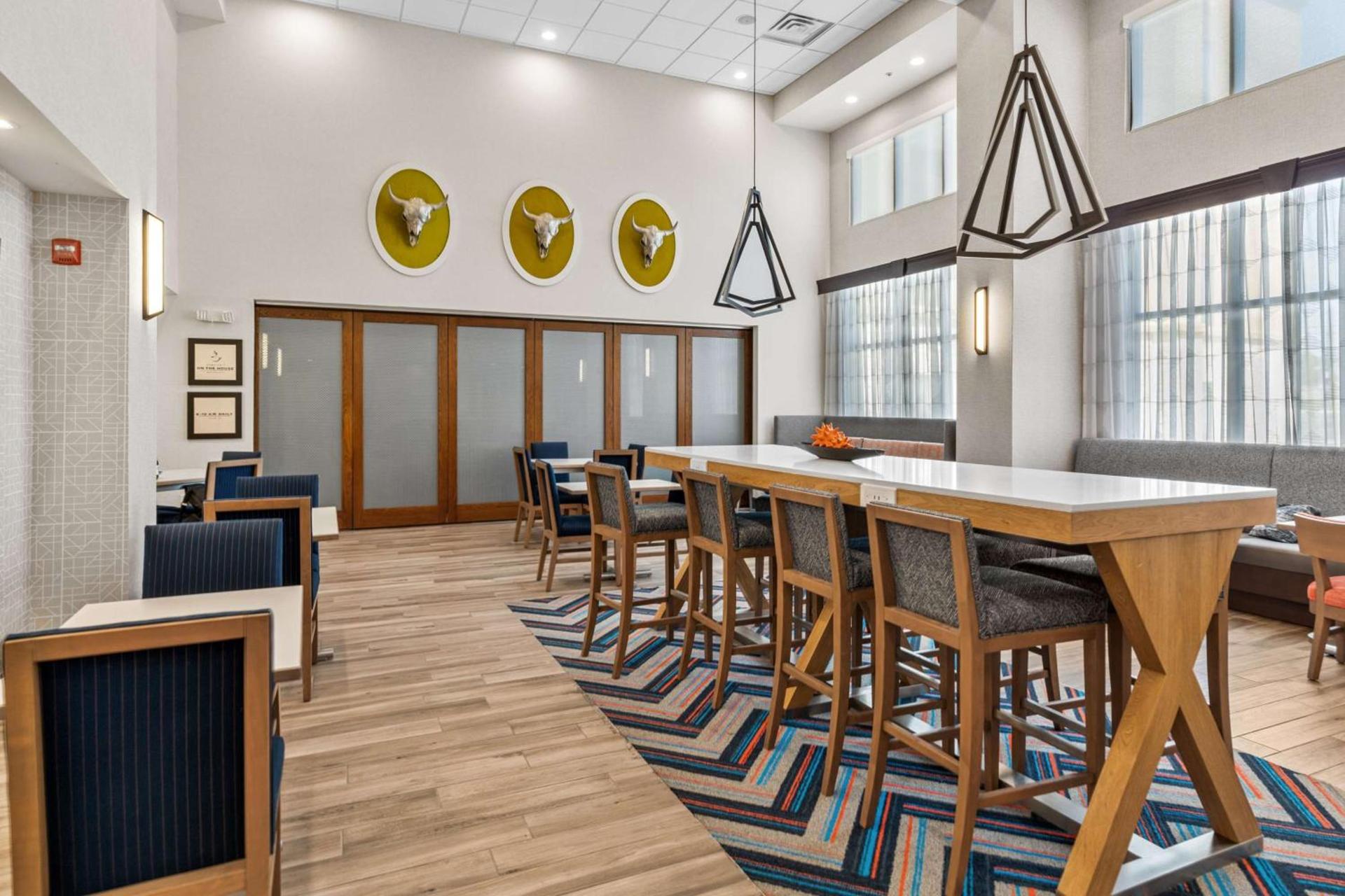 Hampton Inn & Suites Selma-San Antonio/Randolph AFB photo 12