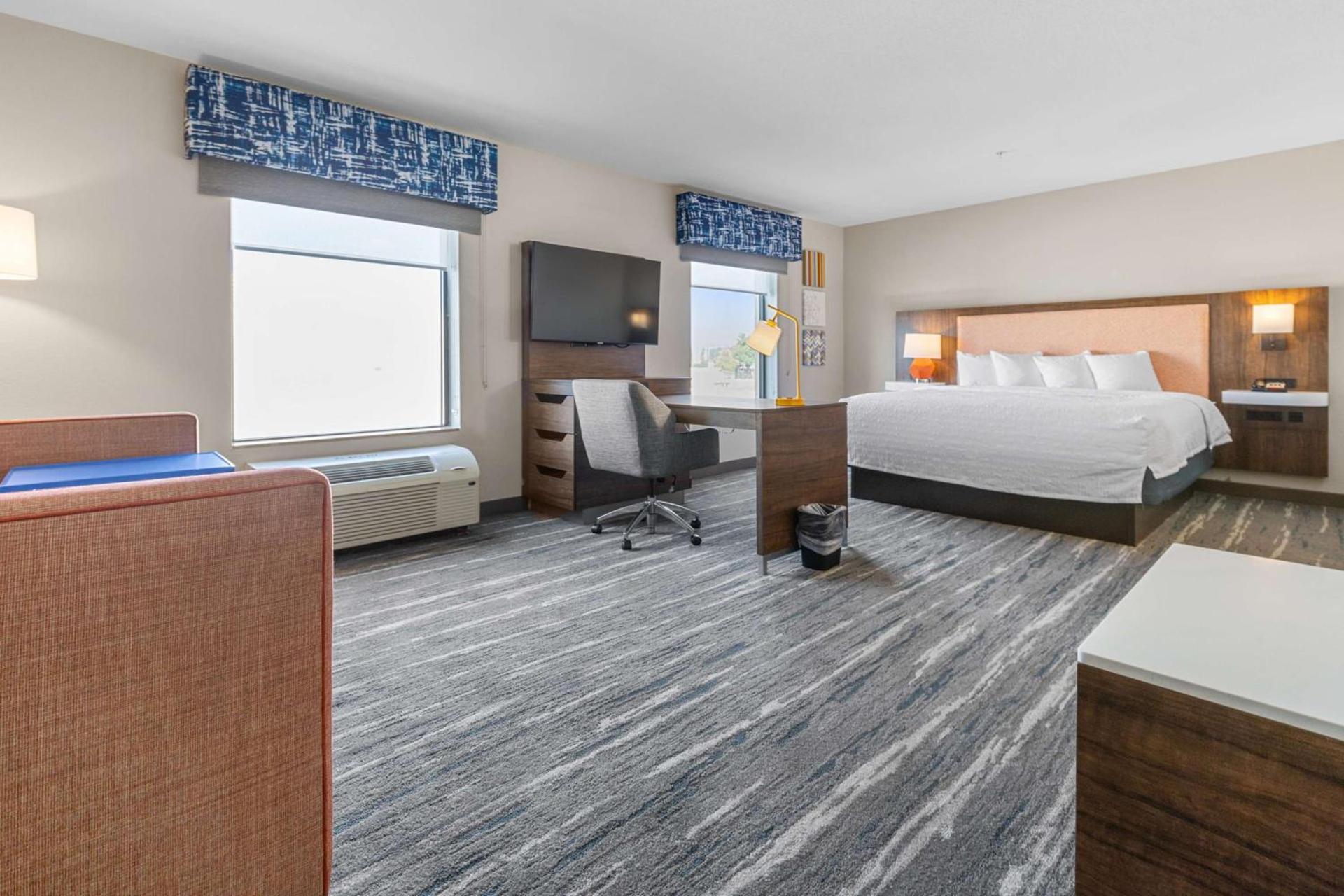 Hampton Inn & Suites Selma-San Antonio/Randolph AFB photo 28