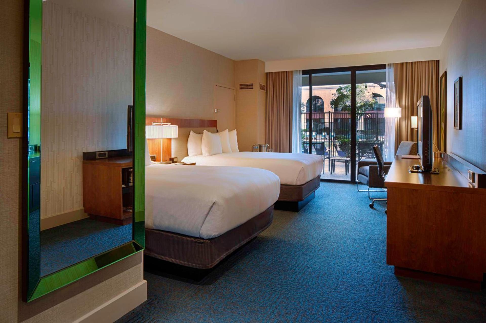 DoubleTree by Hilton Newark-Fremont photo 17