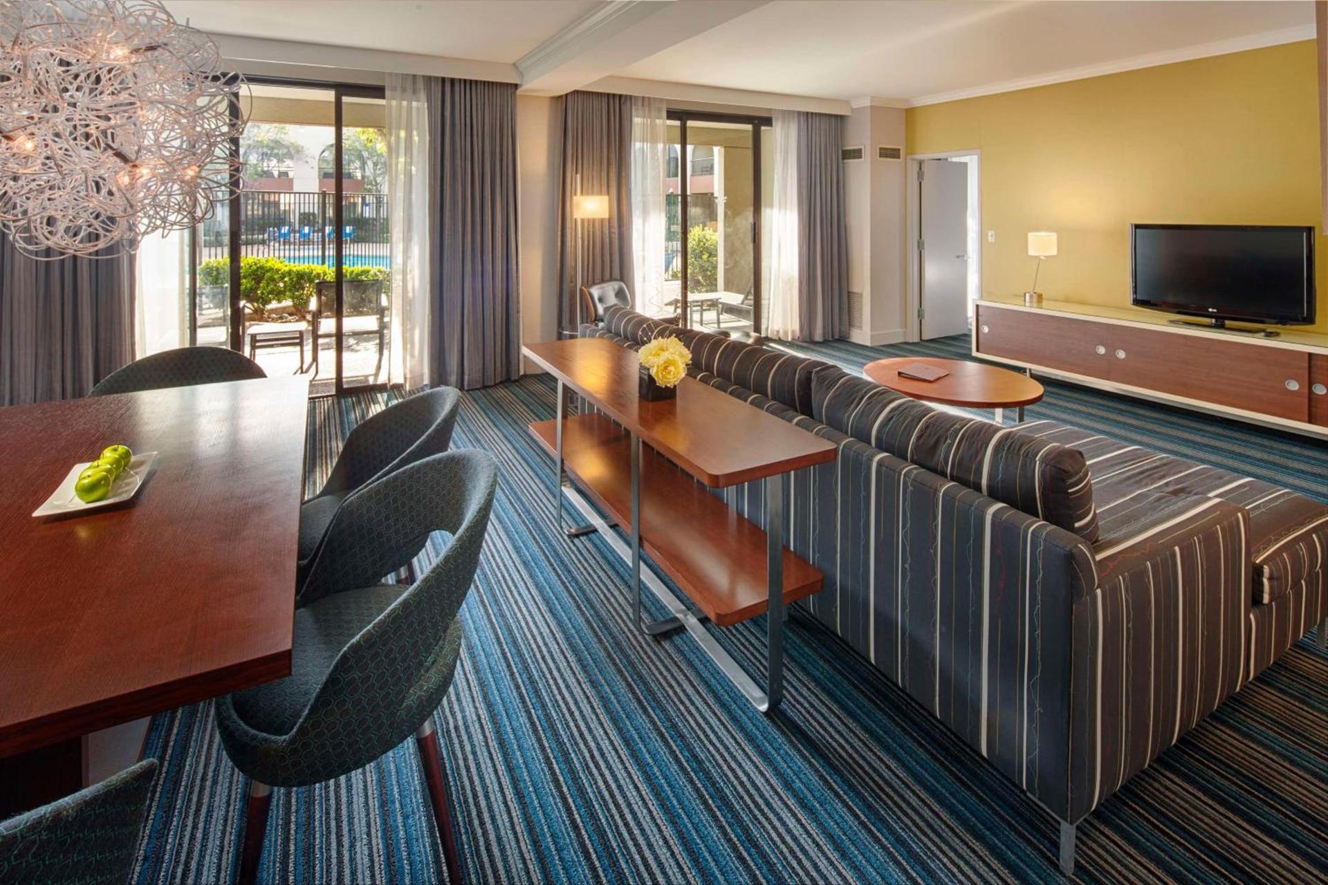 DoubleTree by Hilton Newark-Fremont photo 20