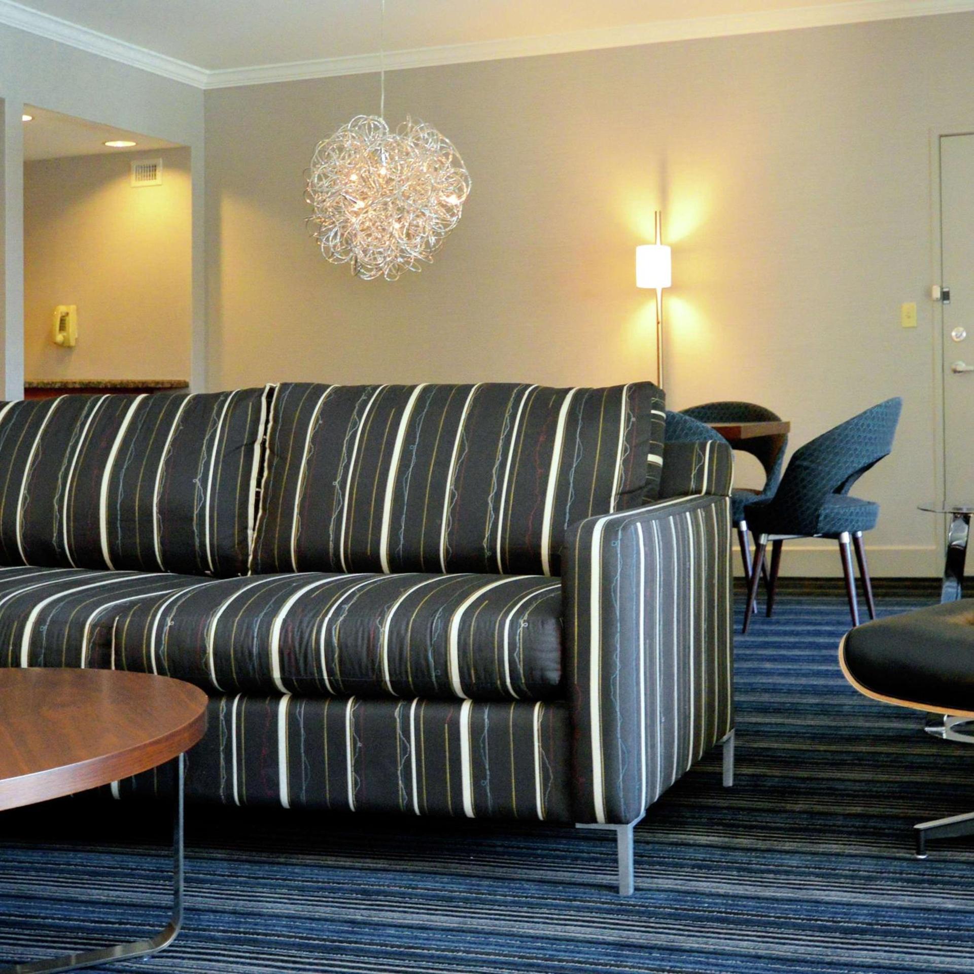 DoubleTree by Hilton Newark-Fremont photo 27