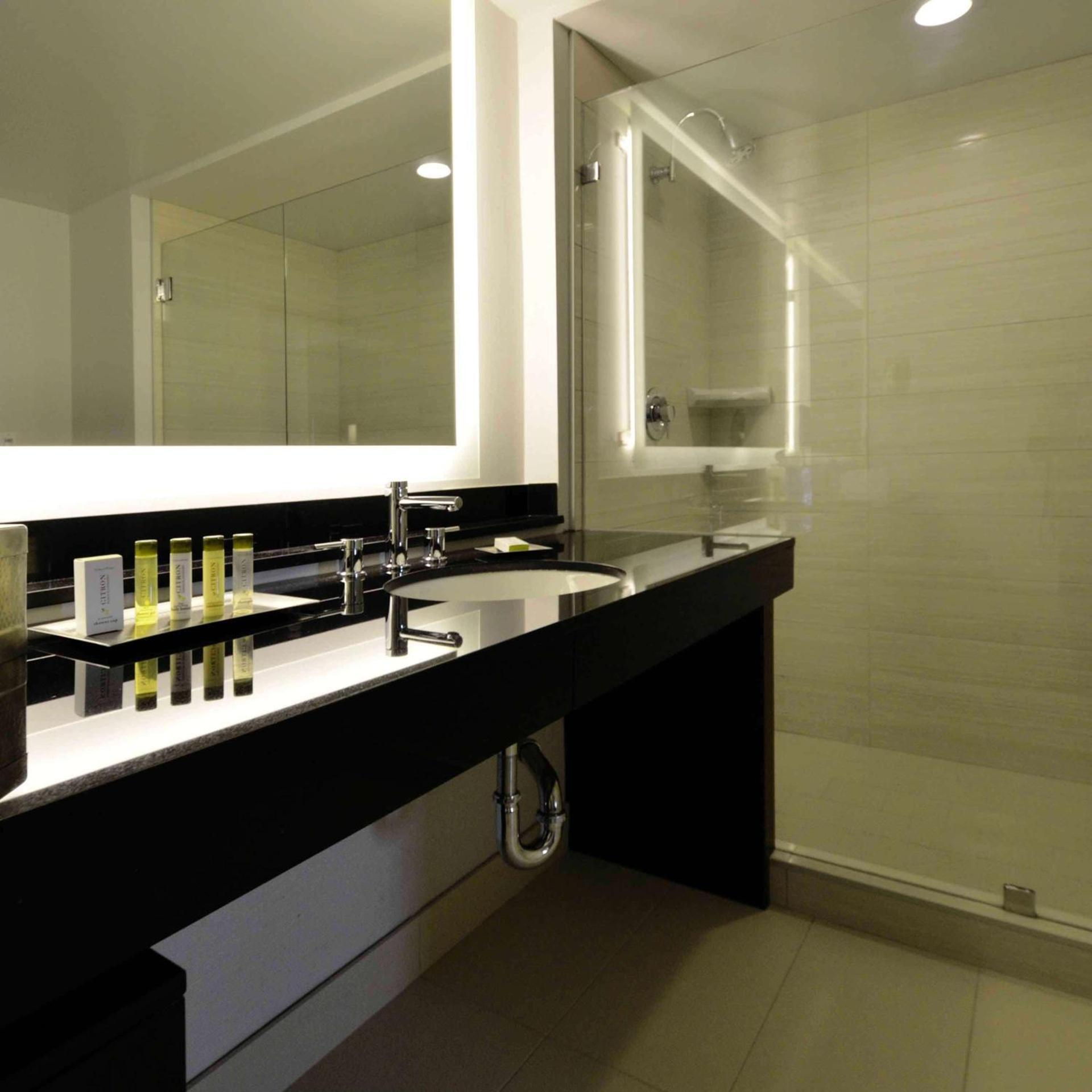DoubleTree by Hilton Newark-Fremont photo 29