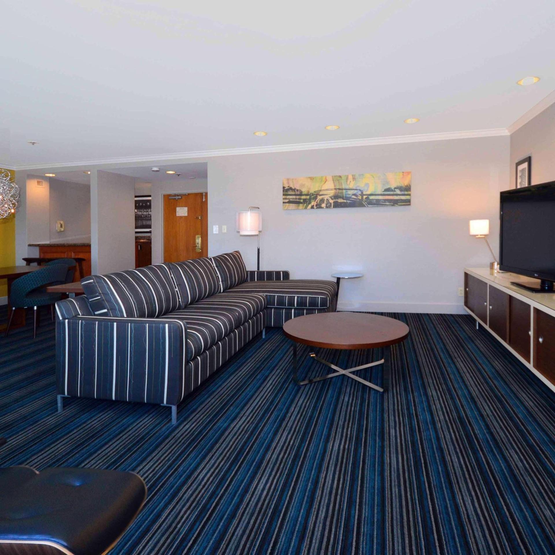 DoubleTree by Hilton Newark-Fremont photo 31