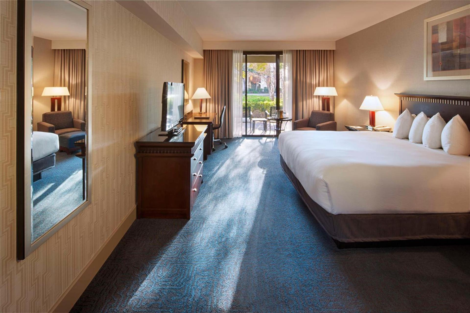 DoubleTree by Hilton Newark-Fremont photo 34