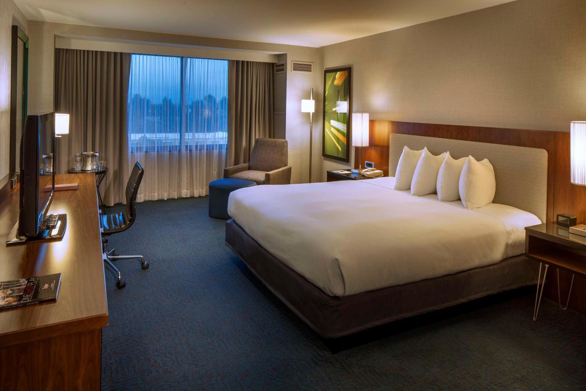 DoubleTree by Hilton Newark-Fremont photo 39
